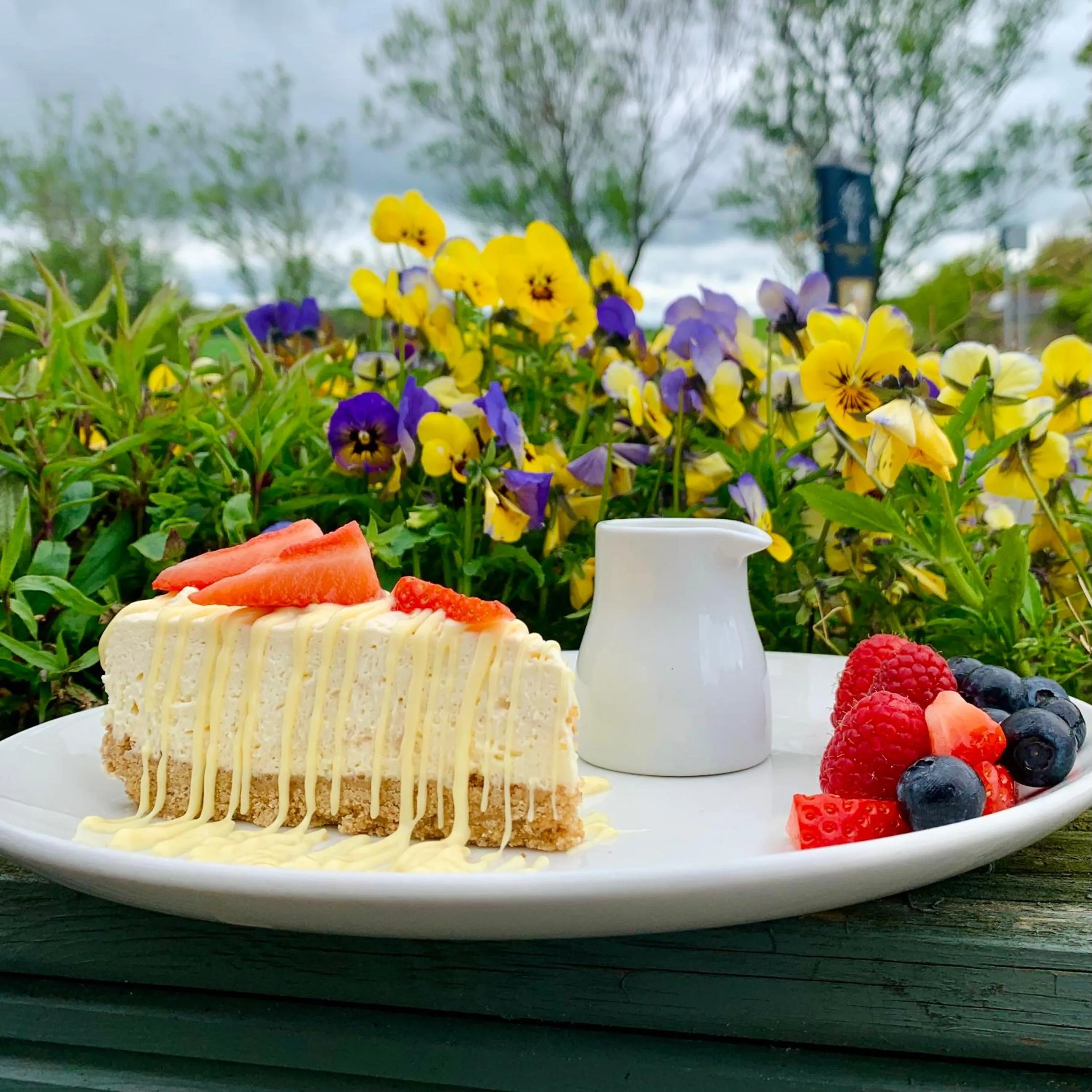 Restaurant/places to eat in Newburgh Inn