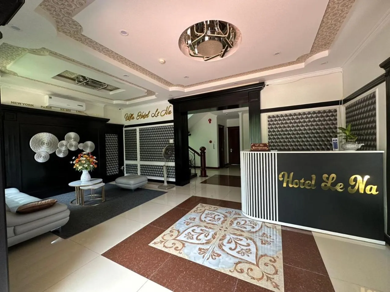 Lobby or reception in Capital O 1183 Villa Le Na