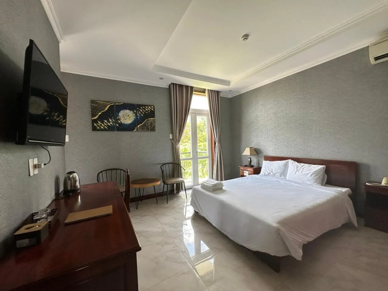 Bedroom, Bed in Capital O 1183 Villa Le Na