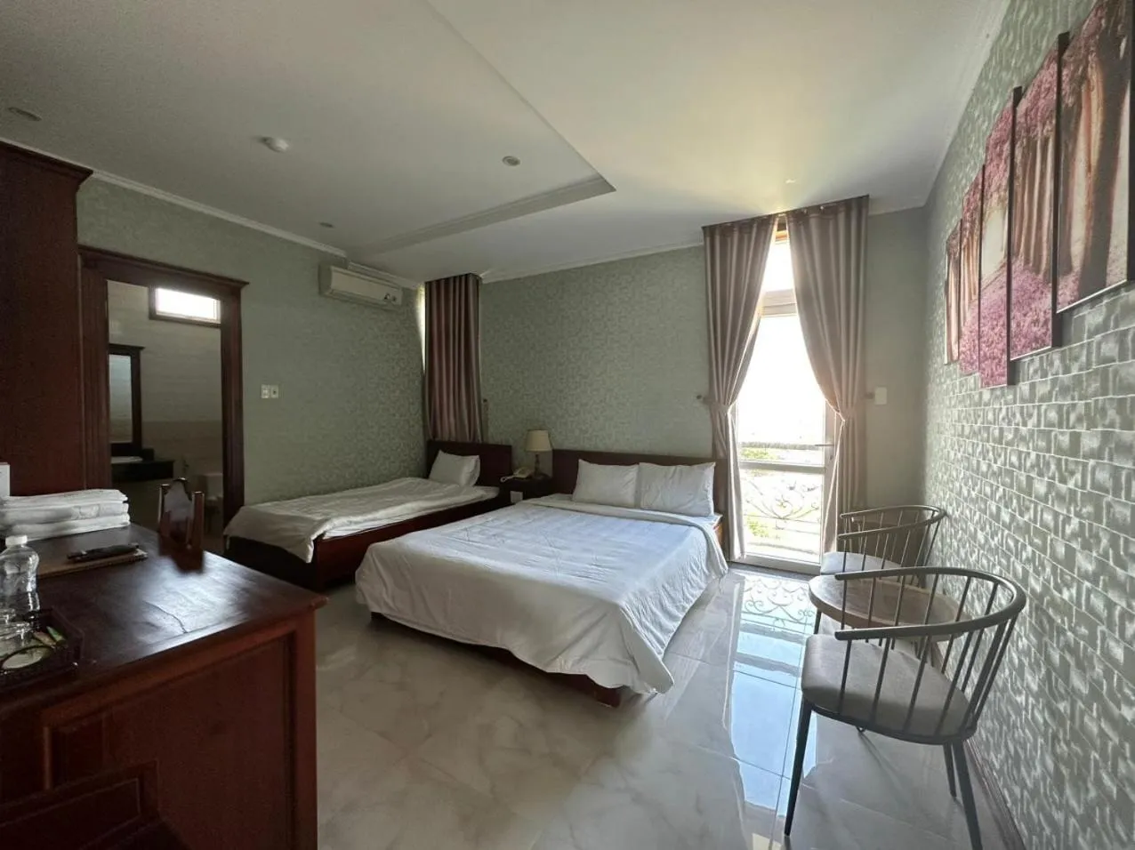 Bedroom, Bed in Capital O 1183 Villa Le Na