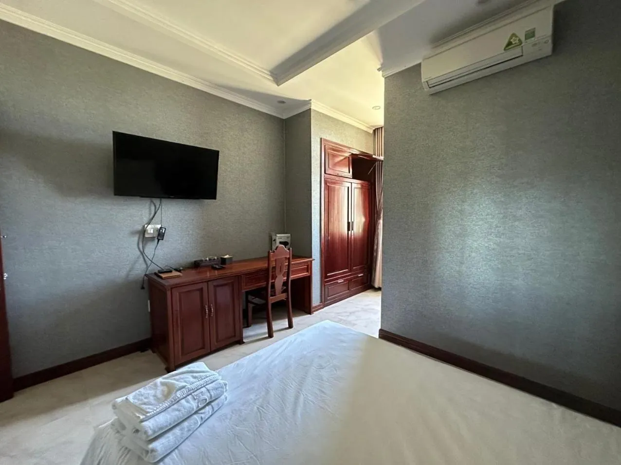 Bedroom, Bed in Capital O 1183 Villa Le Na