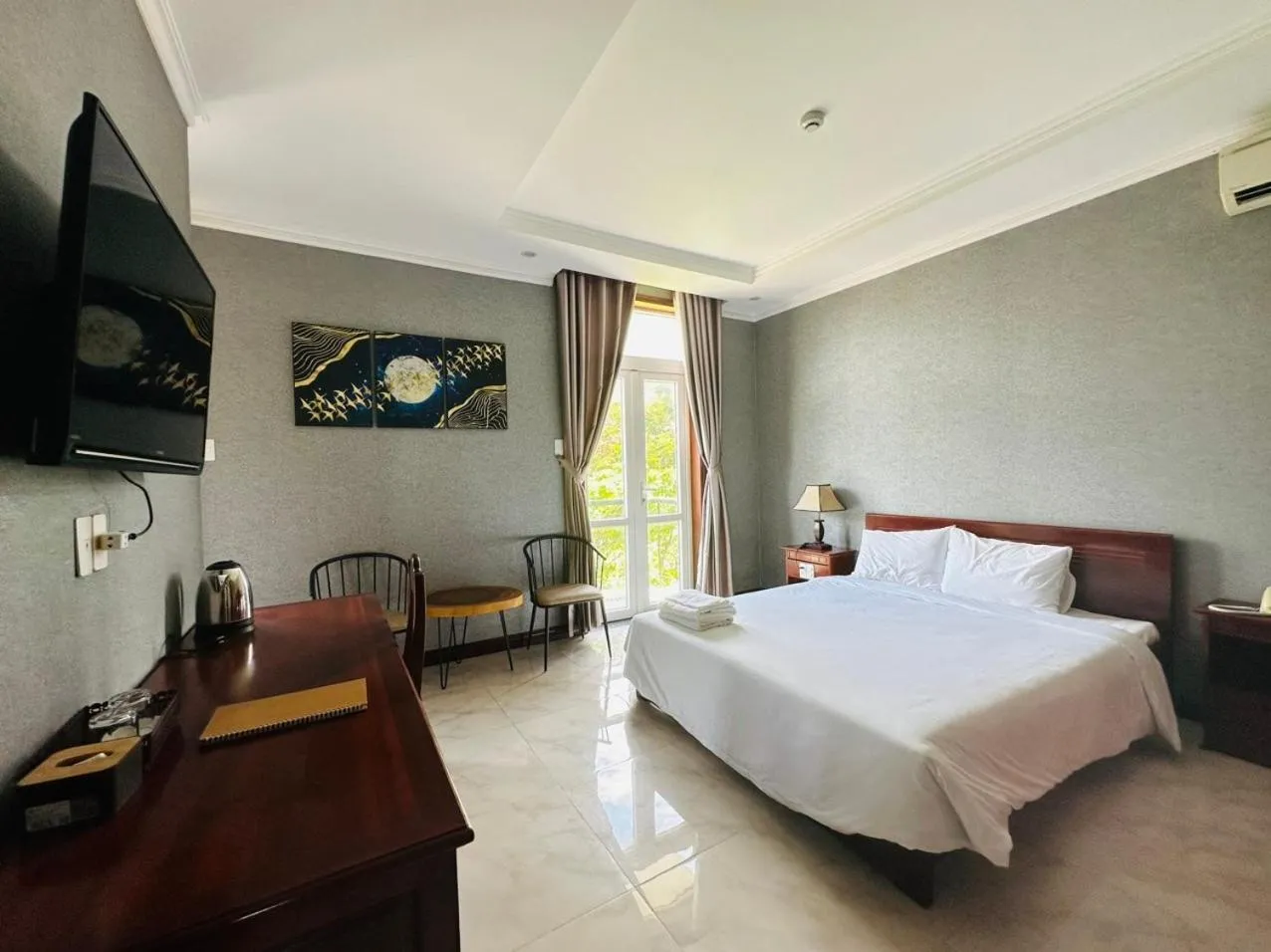 Bedroom, Bed in Capital O 1183 Villa Le Na