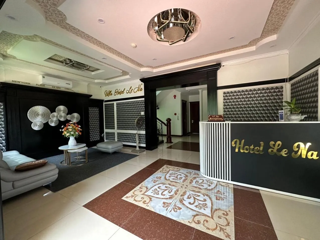 Lobby or reception in Capital O 1183 Villa Le Na