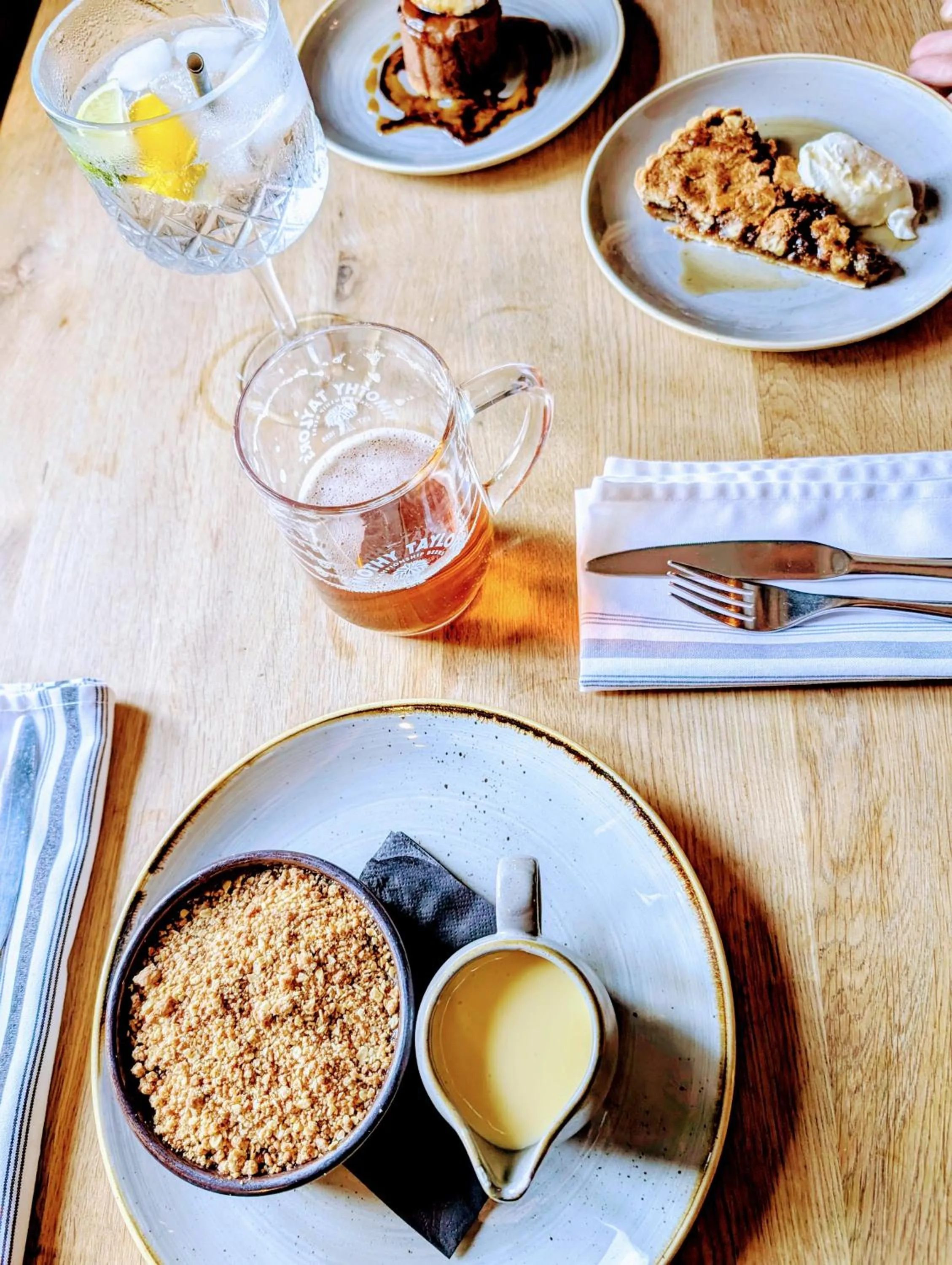 Food and drinks in The Keepers Arms