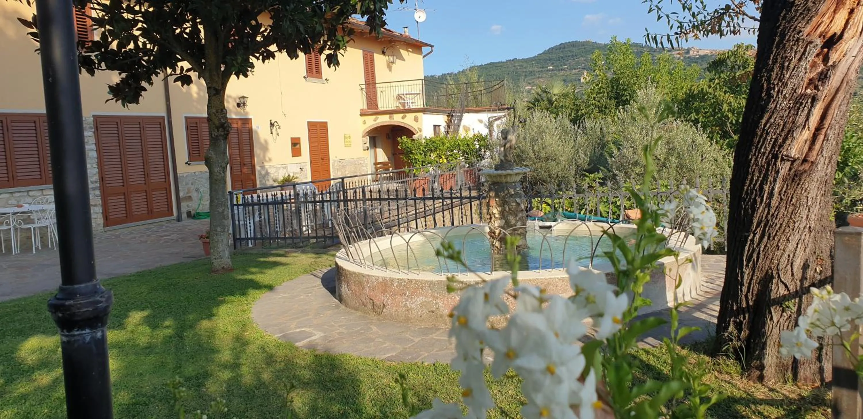 Garden in B&B Il Mandorlo