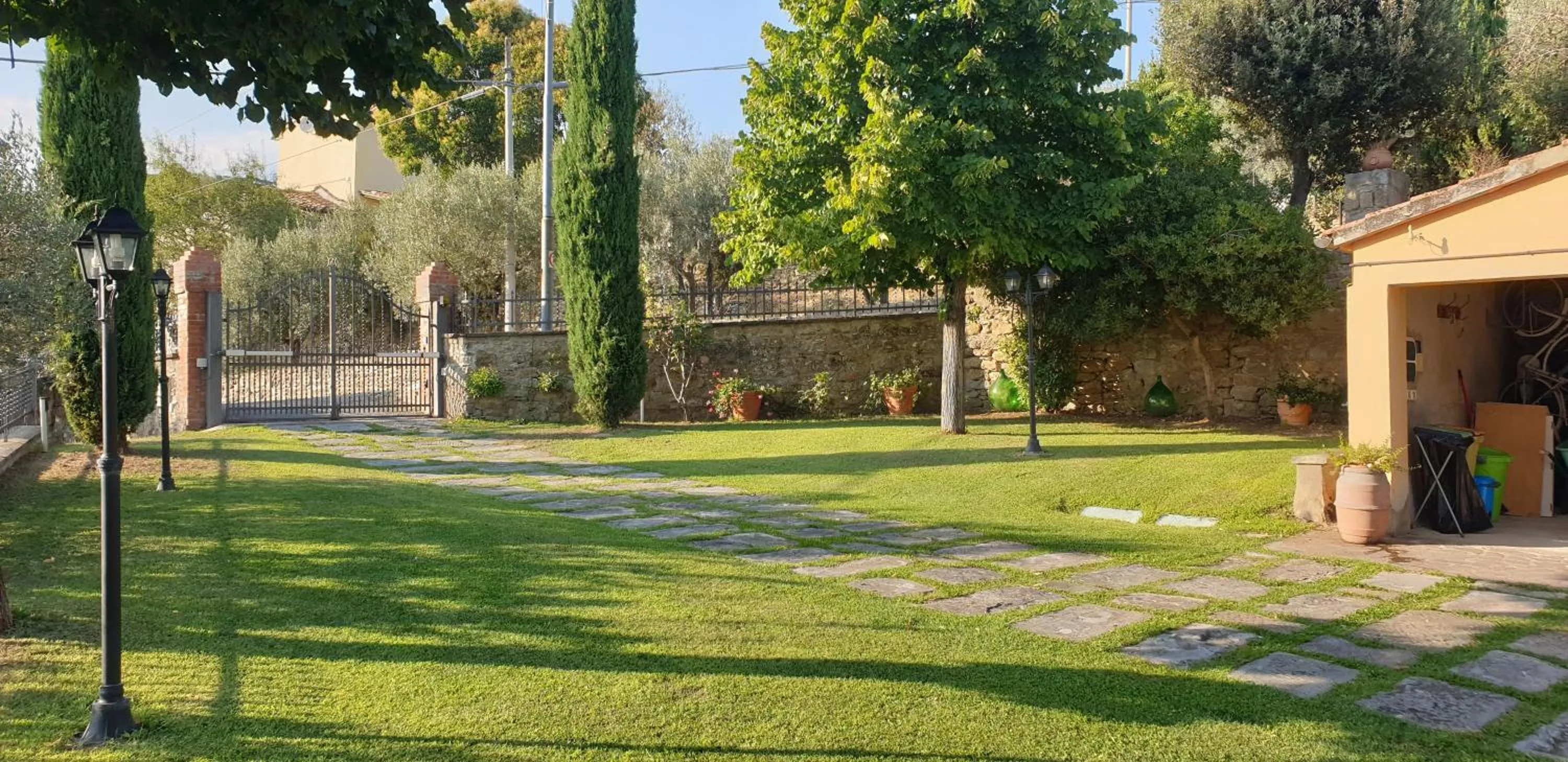 Garden in B&B Il Mandorlo
