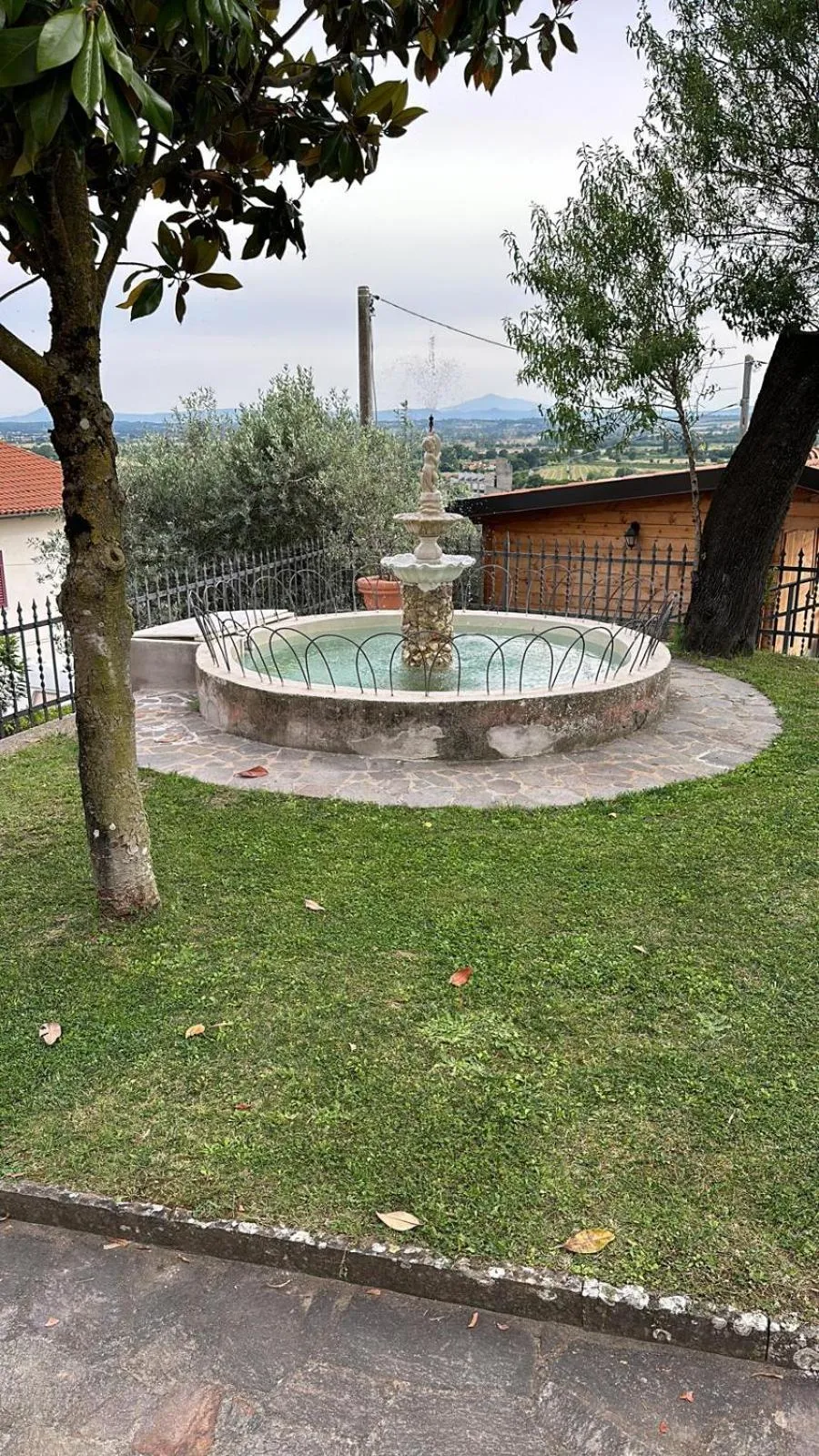 Garden in B&B Il Mandorlo