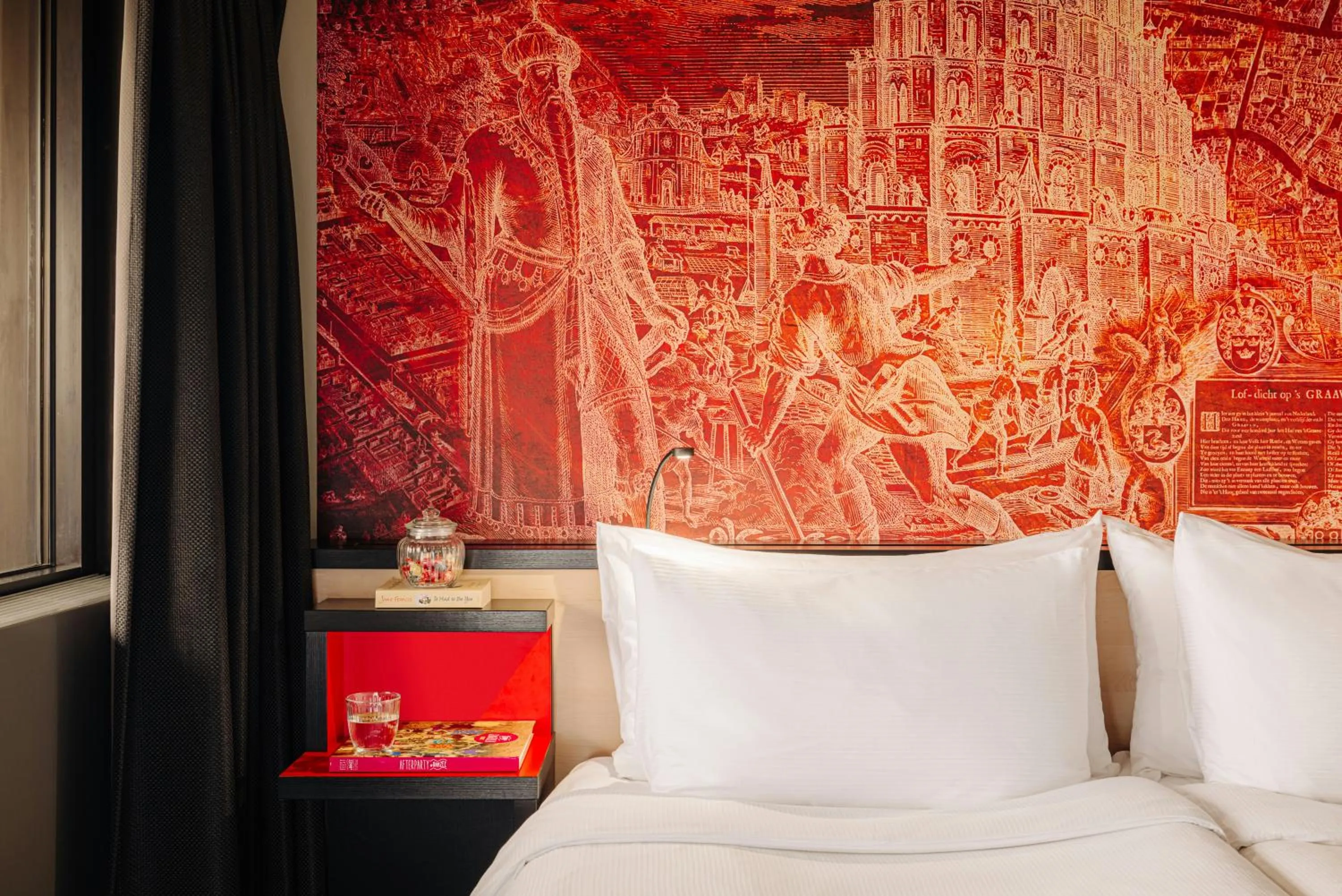 Photo of the whole room, Bed in Leonardo Hotel Den Haag Babylon