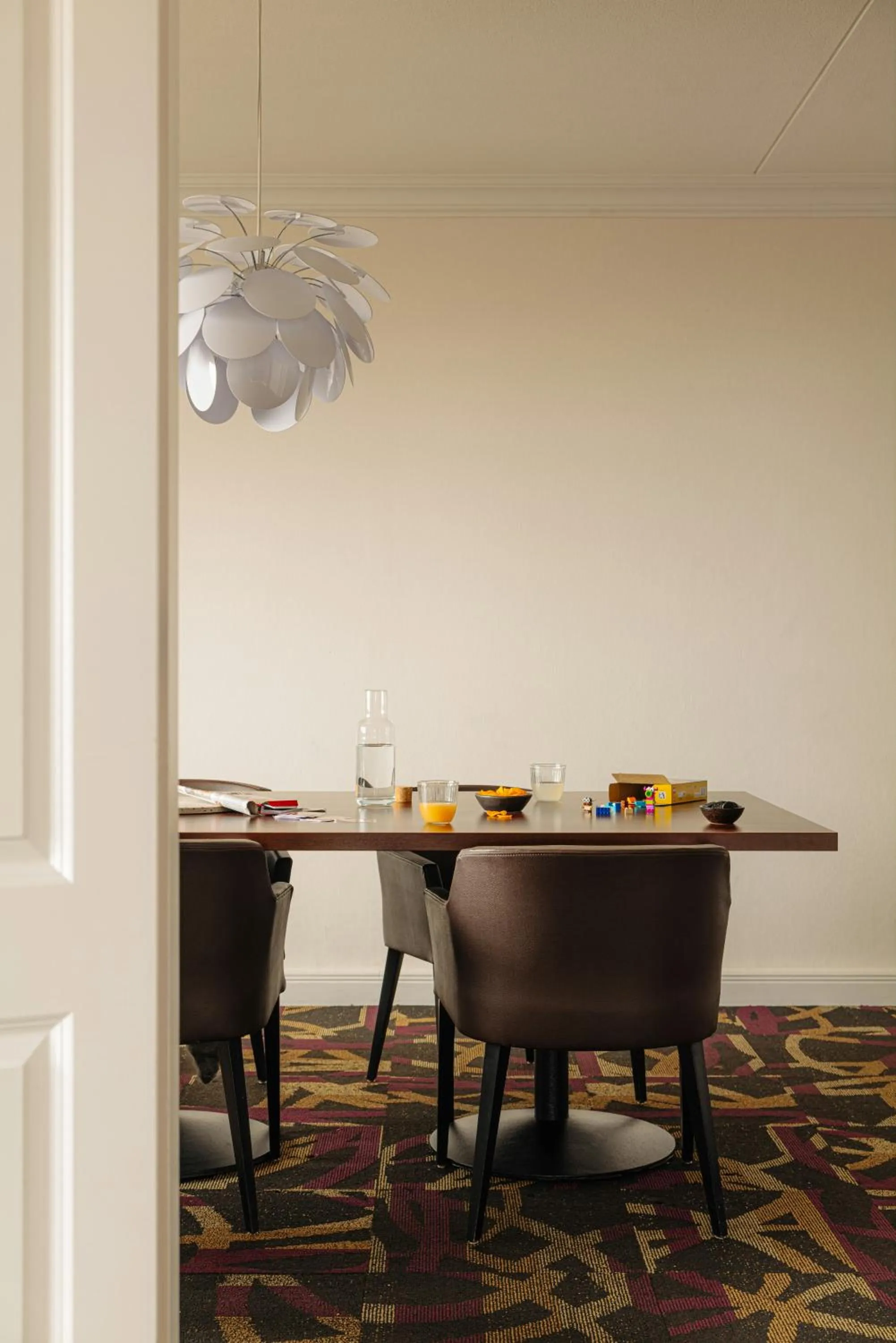 Photo of the whole room in Leonardo Hotel Den Haag Babylon