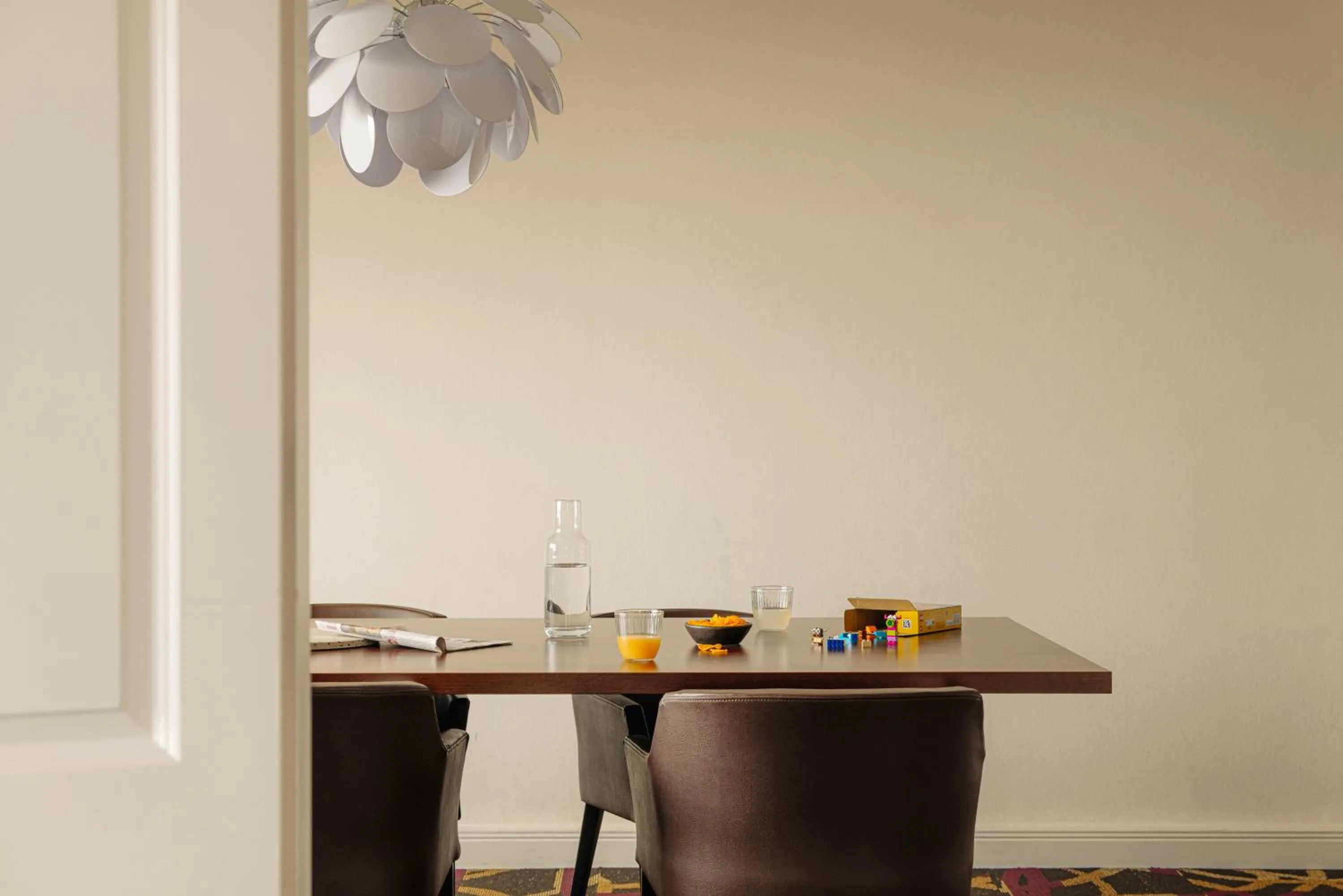 Photo of the whole room in Leonardo Hotel Den Haag Babylon