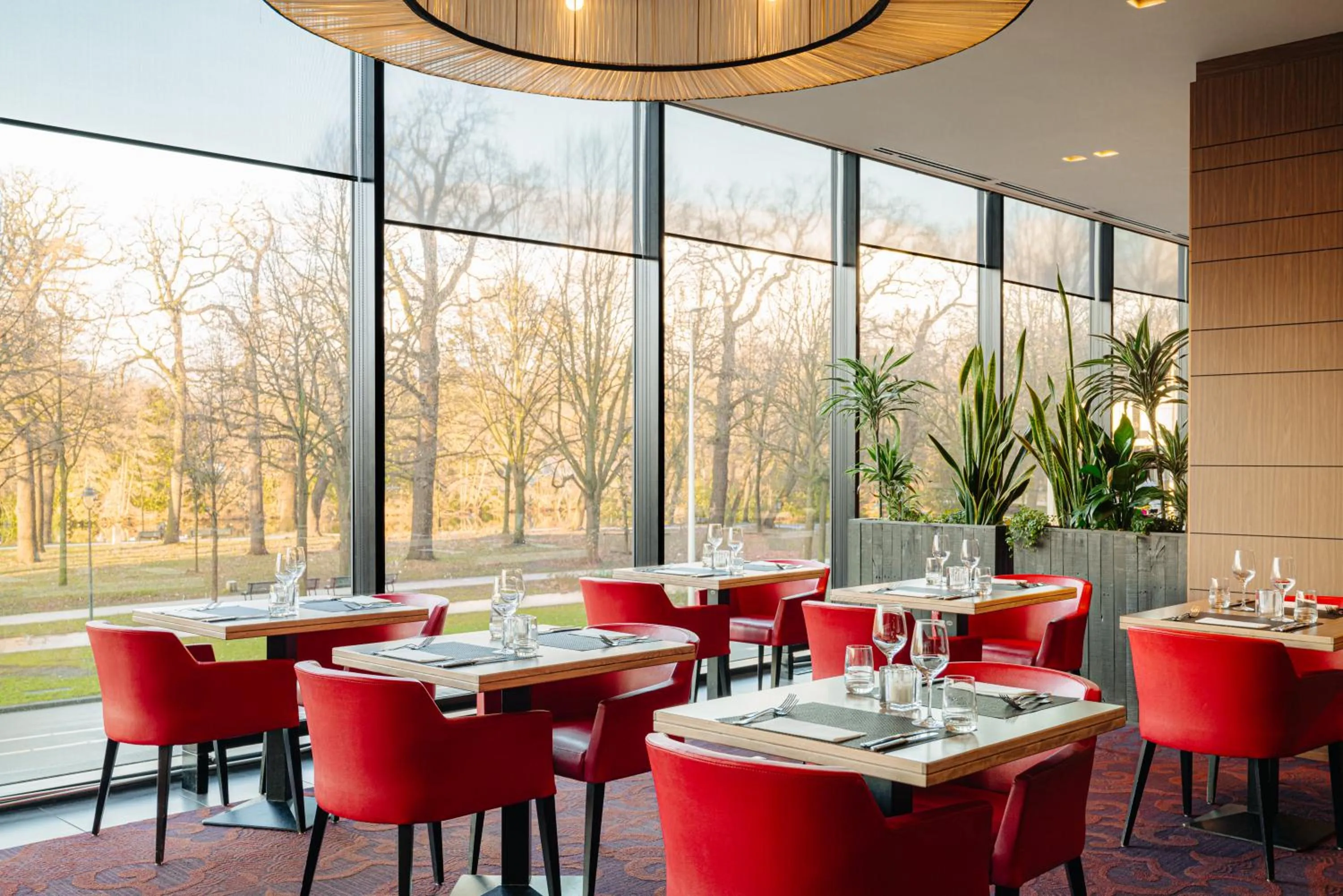 Restaurant/places to eat in Leonardo Hotel Den Haag Babylon