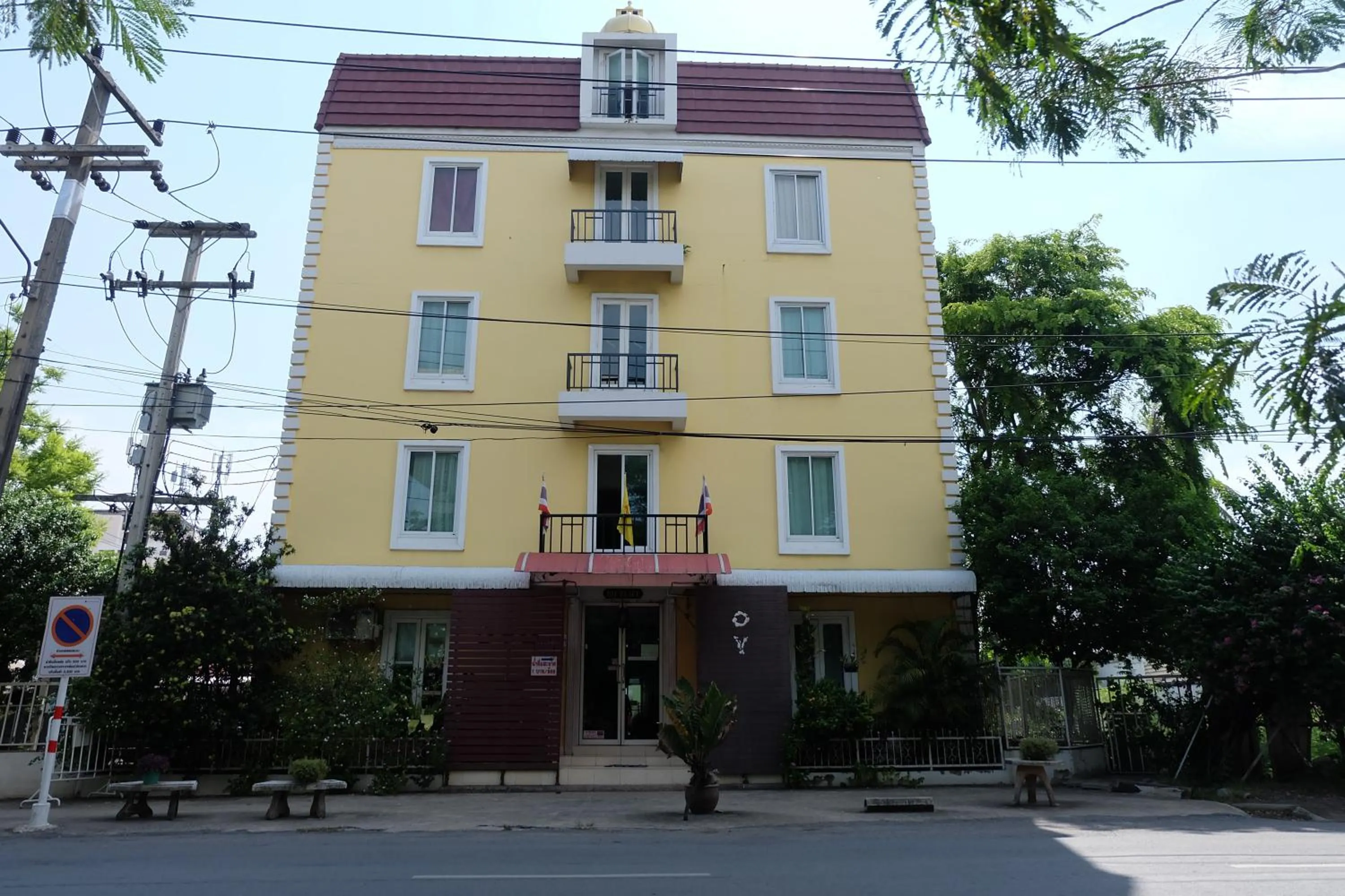 Property building in OYO 75429 '101 place navanakorm'