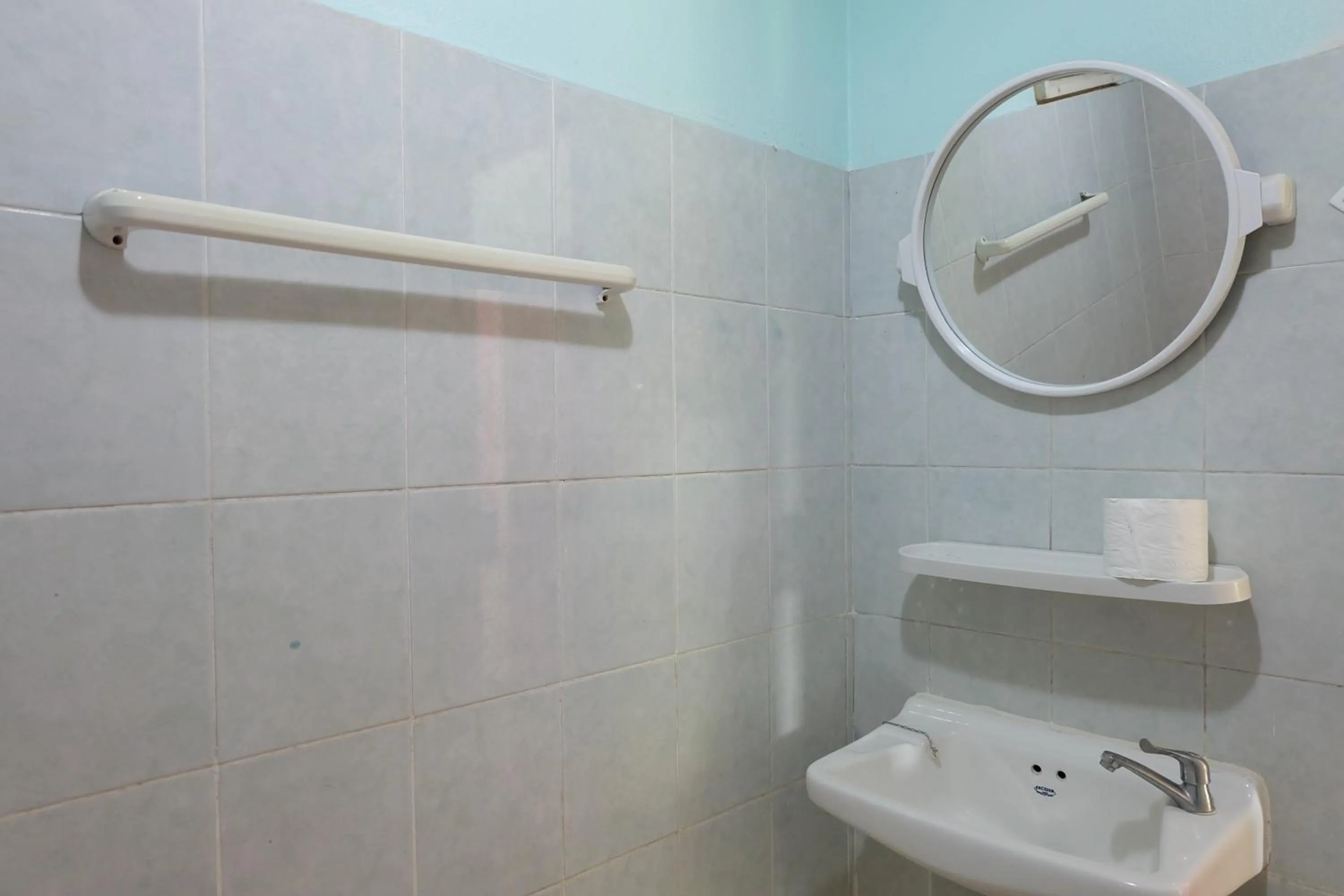 Bathroom in OYO 75429 '101 place navanakorm'