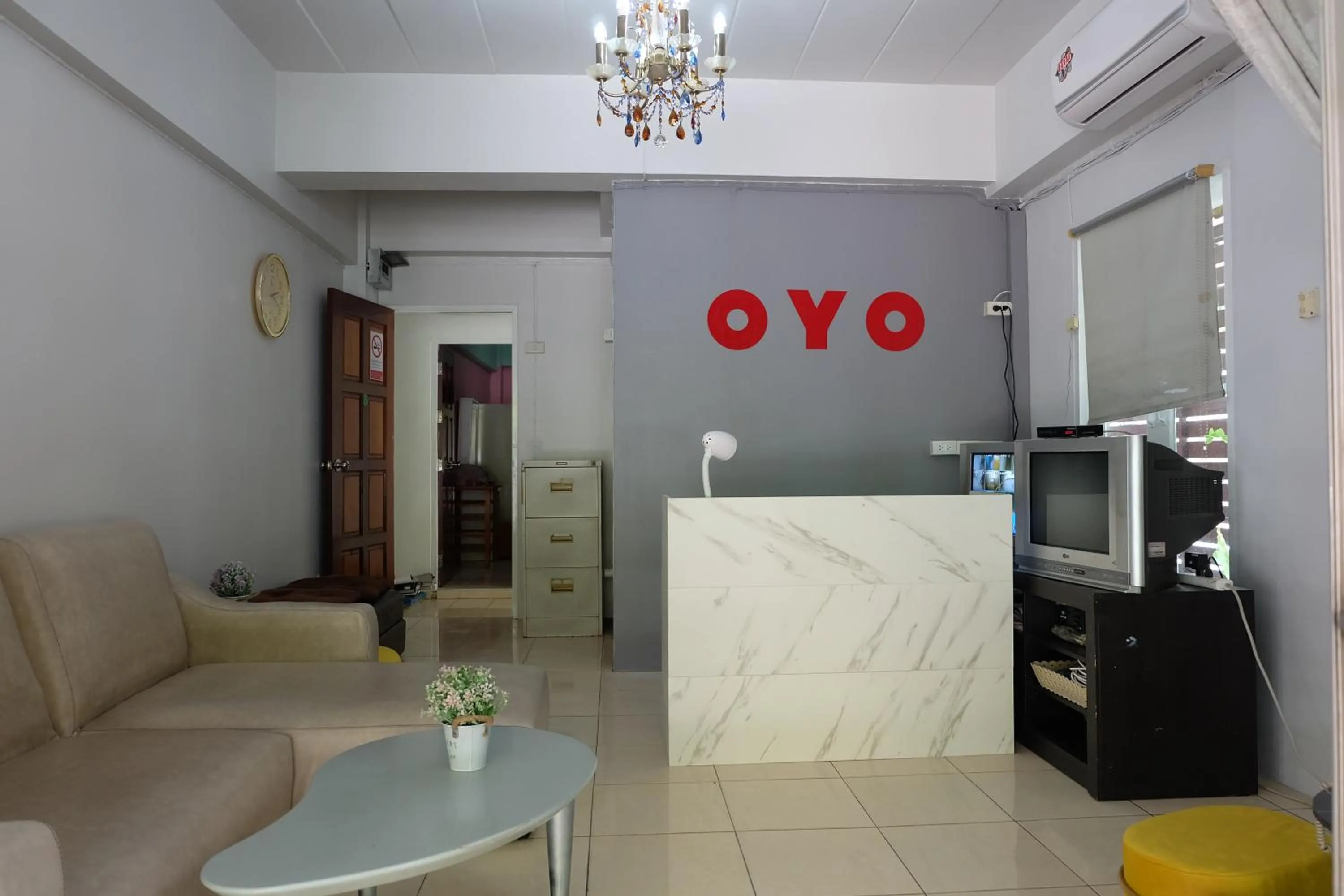 Lobby or reception in OYO 75429 '101 place navanakorm'