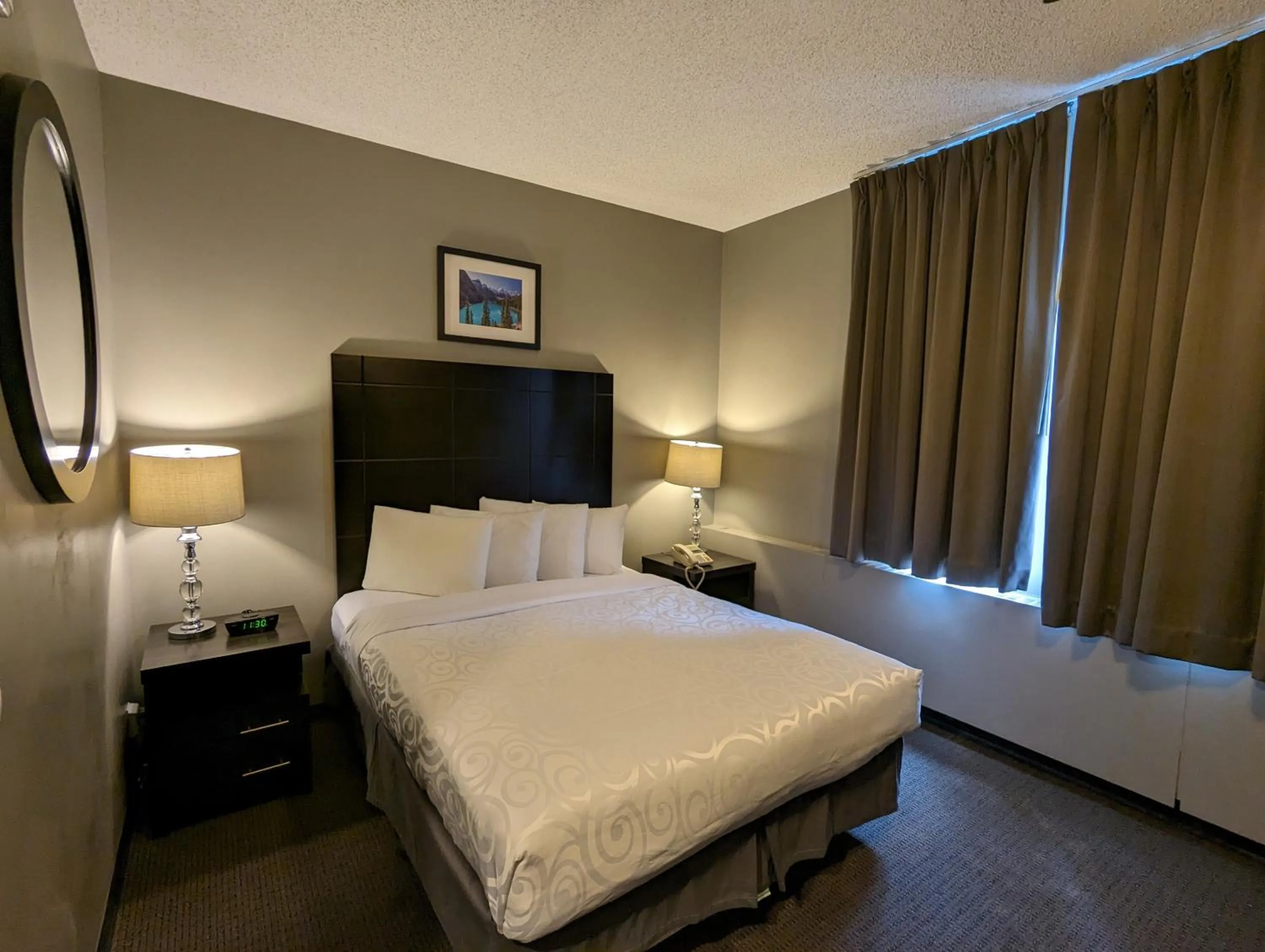 Bed in King Edward Hotel