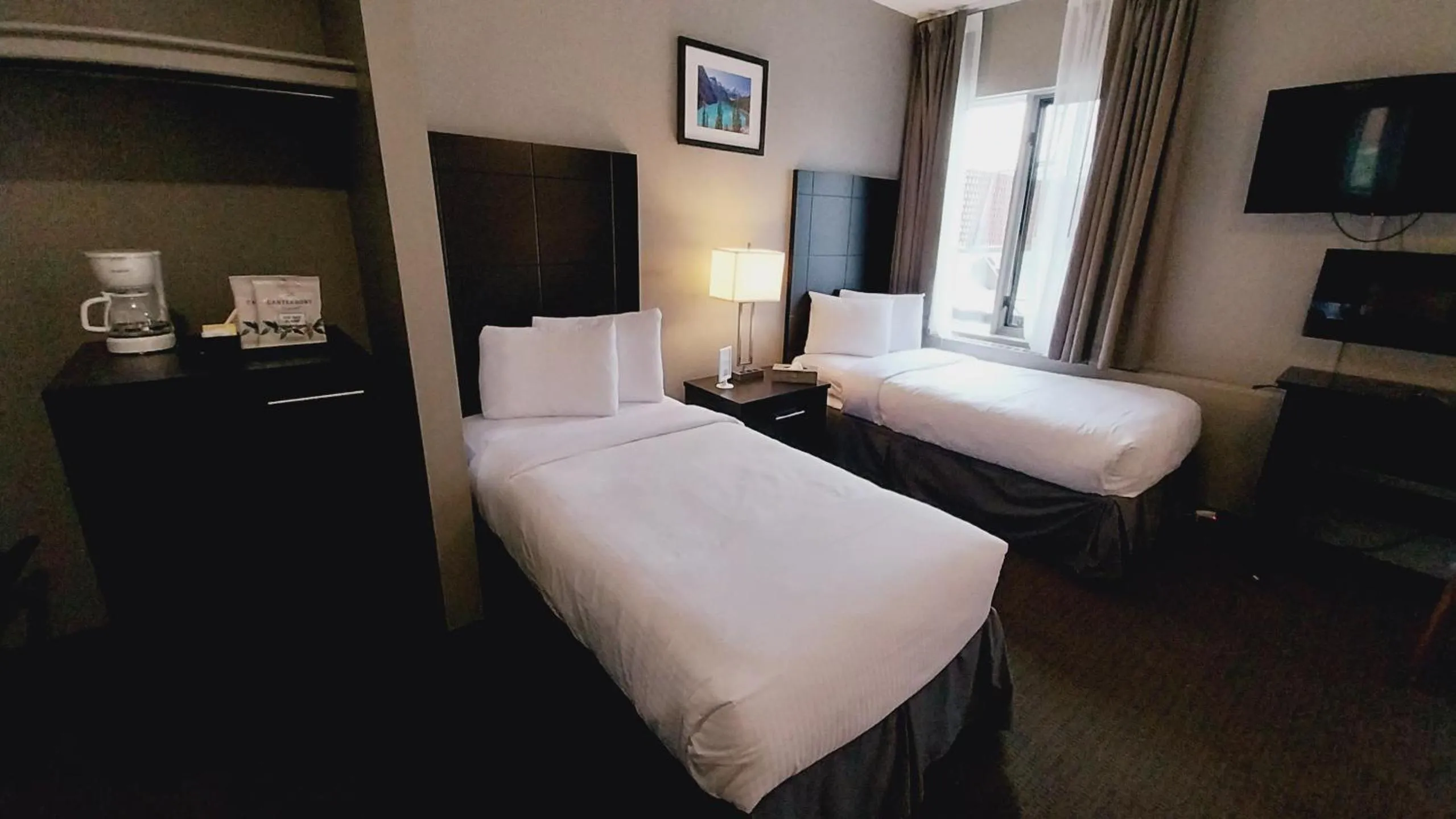 Bedroom, Bed in King Edward Hotel