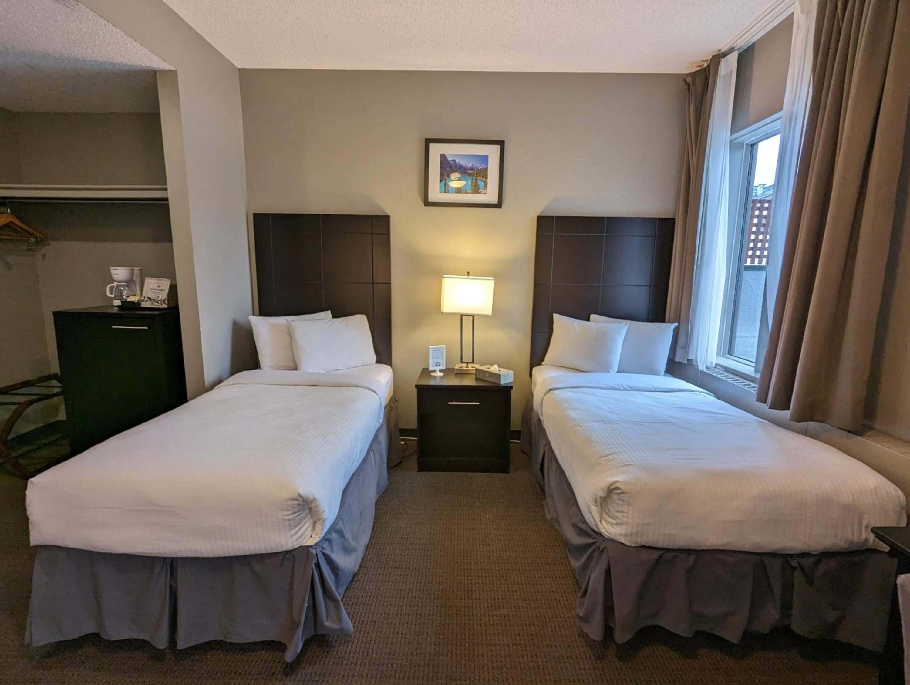 Bedroom, Bed in King Edward Hotel