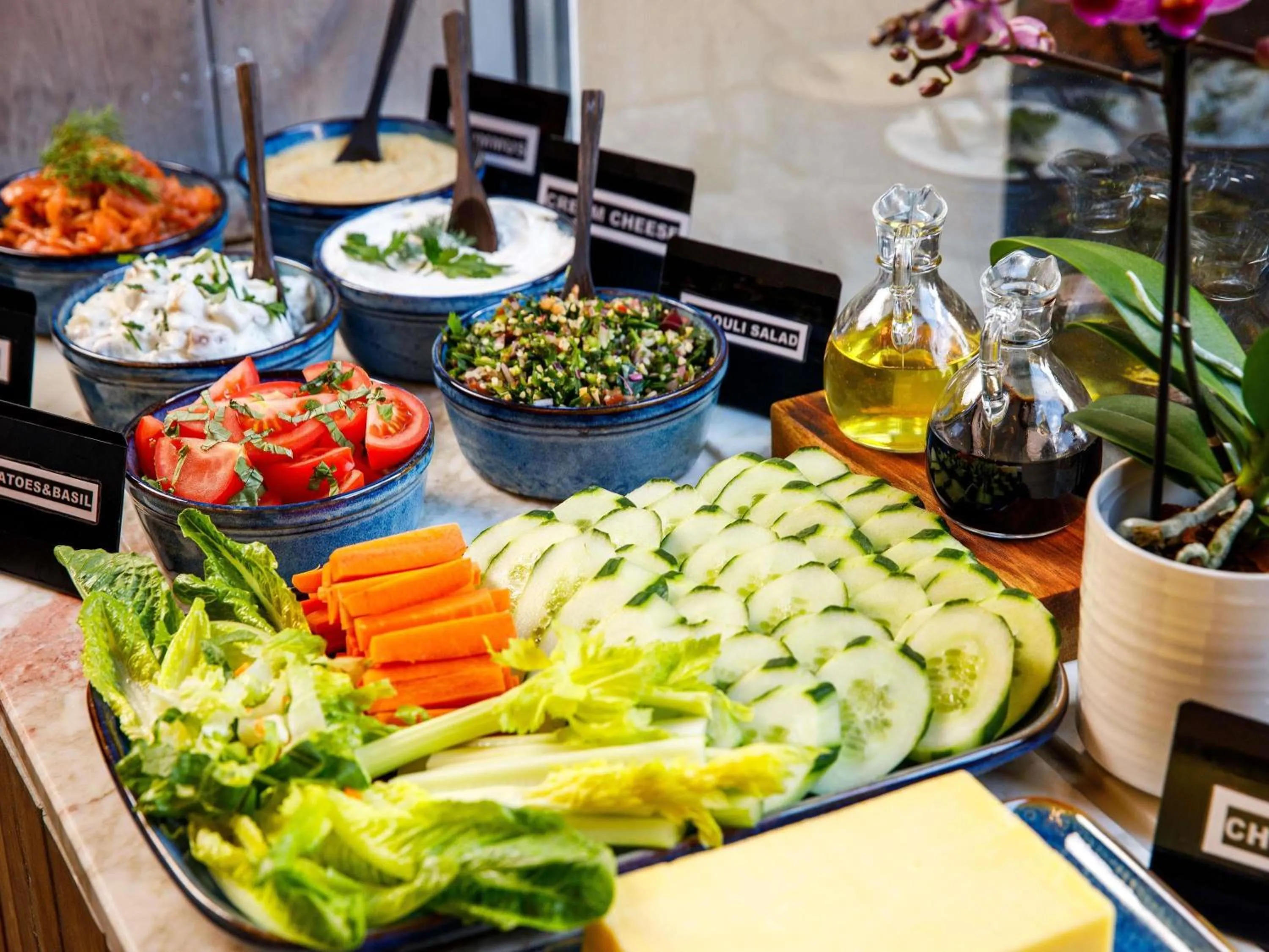 Breakfast in ibis Styles Edinburgh St Andrew Square