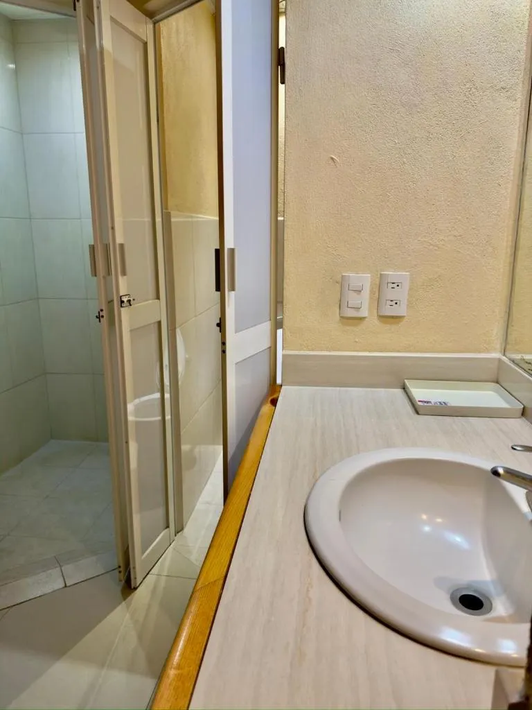 Bathroom in Hotel Zihuatanejo Centro