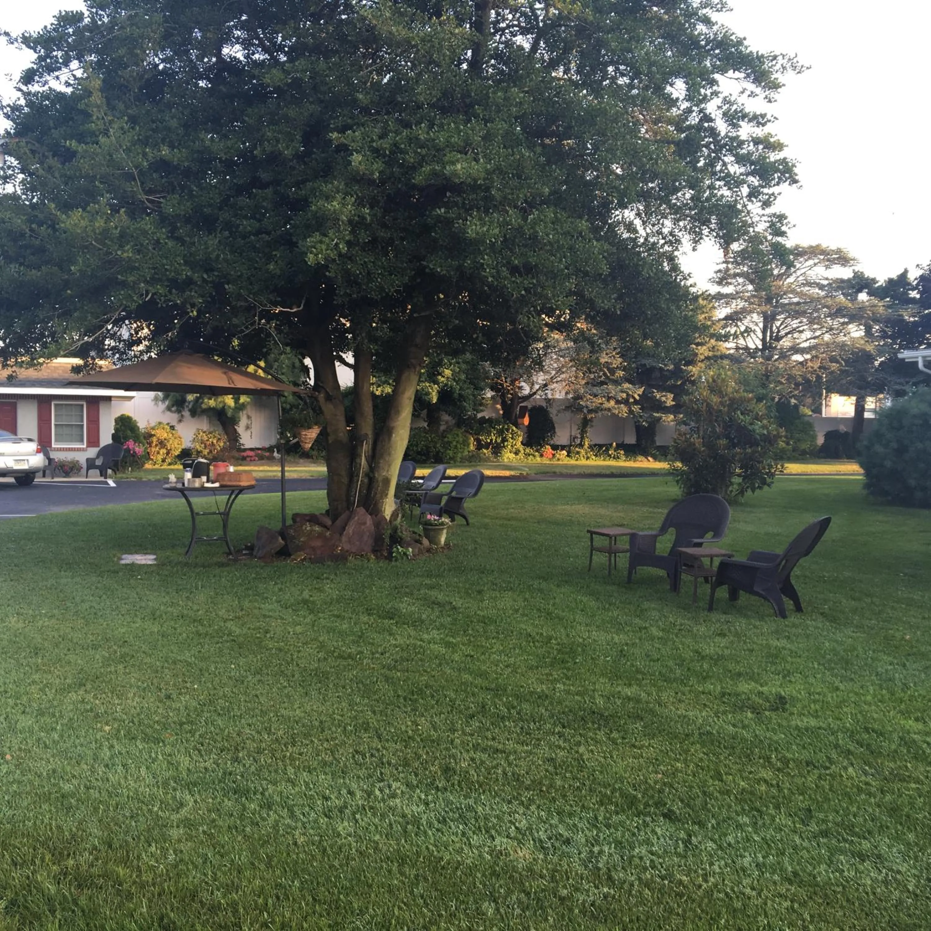 Patio in Boulevard Motel