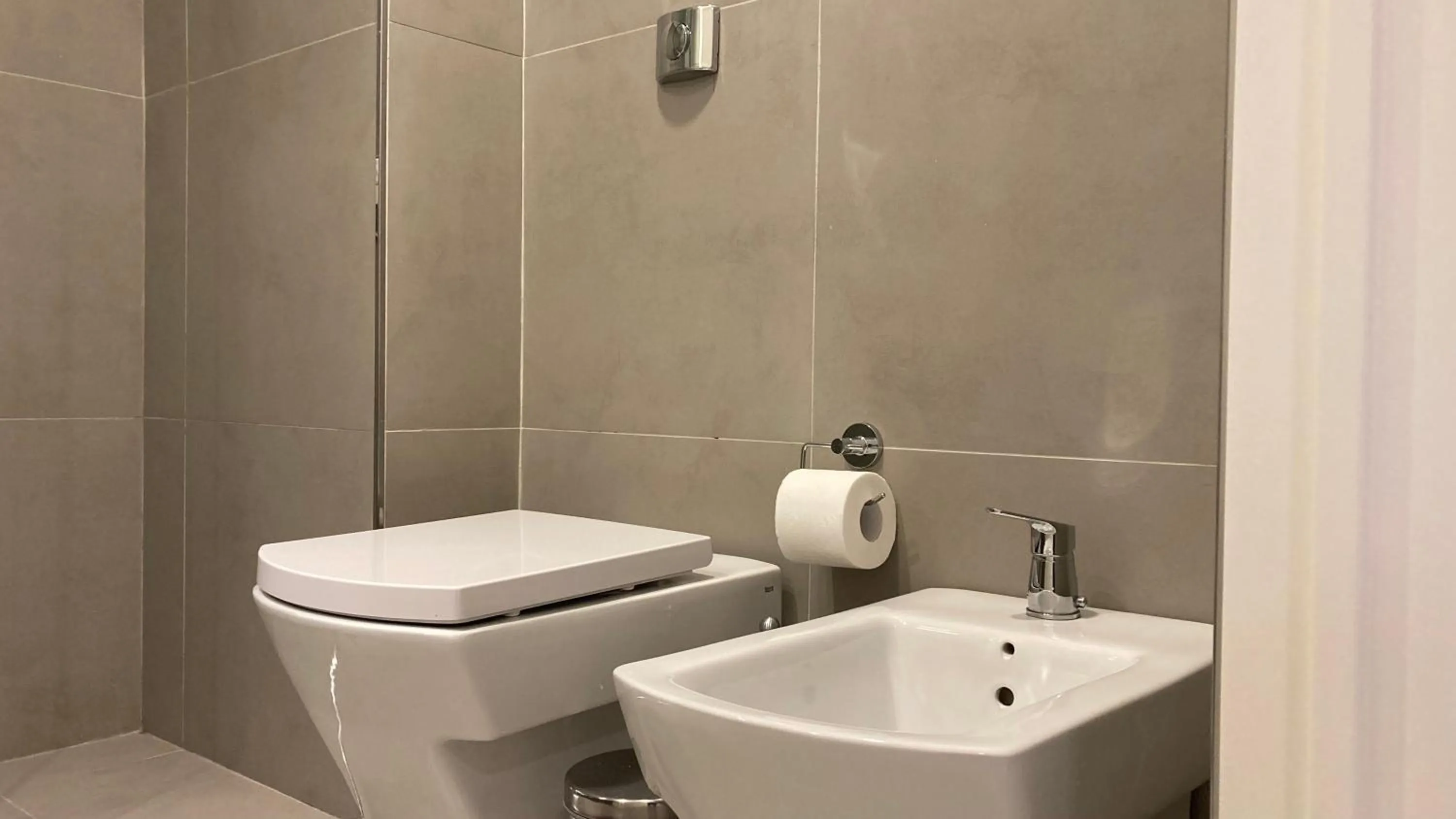 Toilet in Babel Pampa