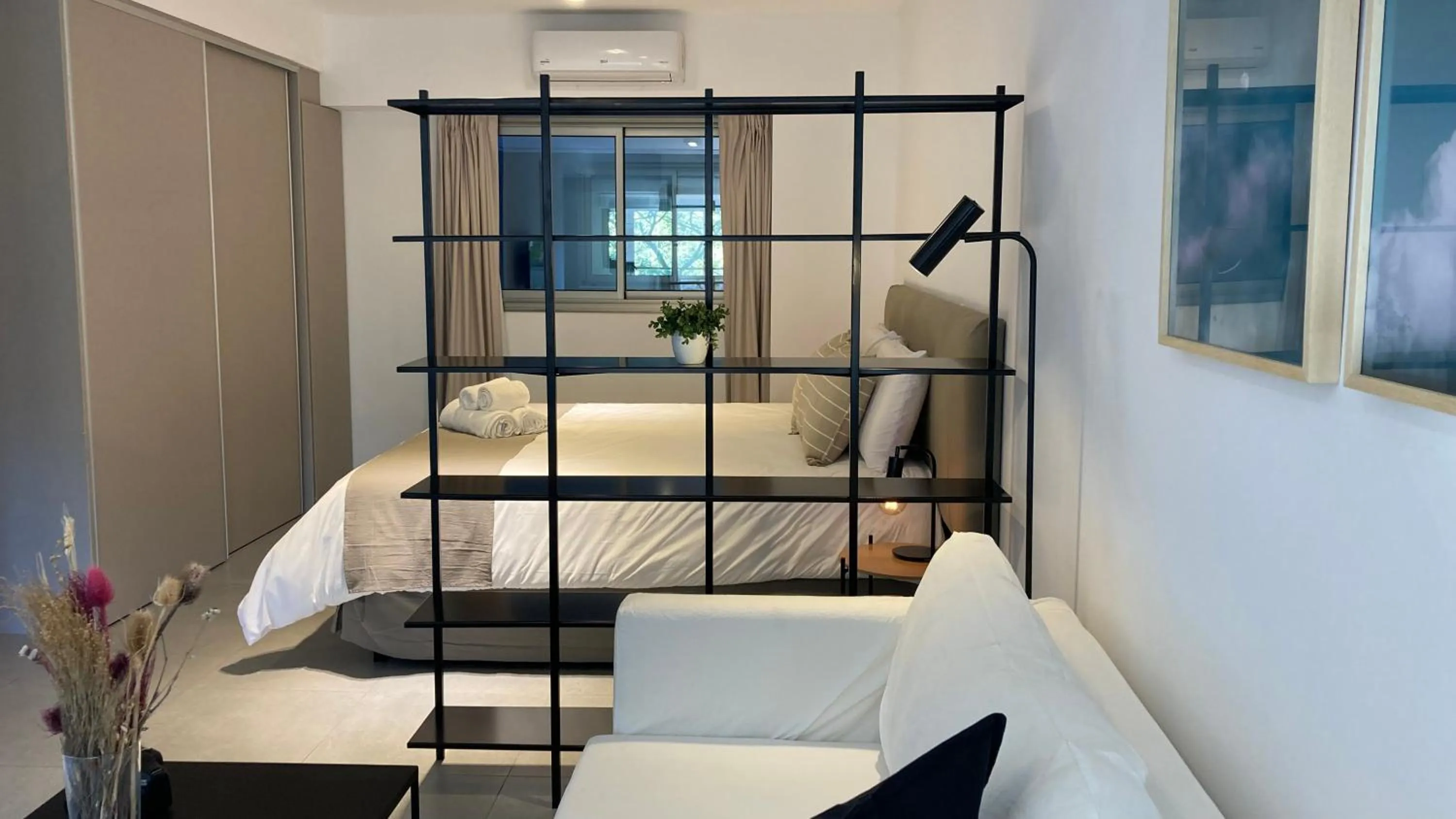 Photo of the whole room in Babel Pampa