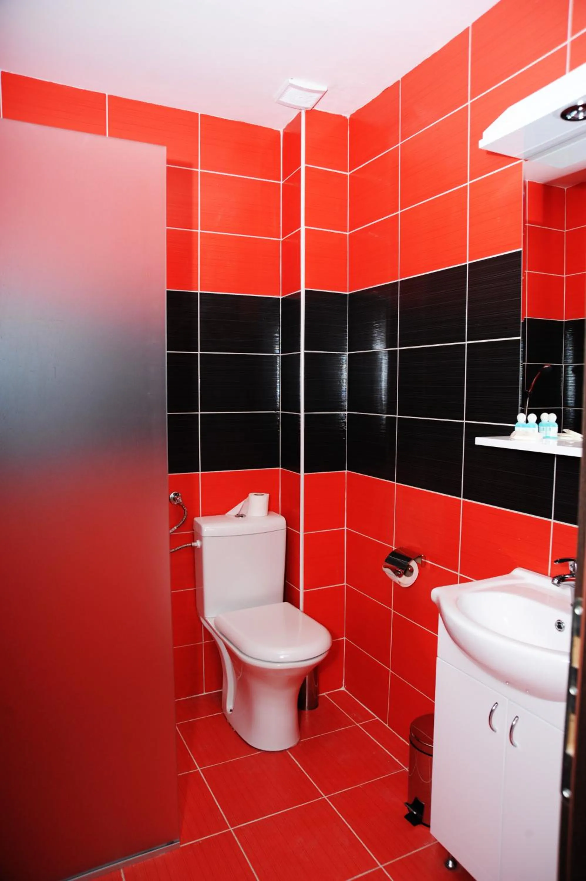 Shower in Garni Hotel Crystal Ice