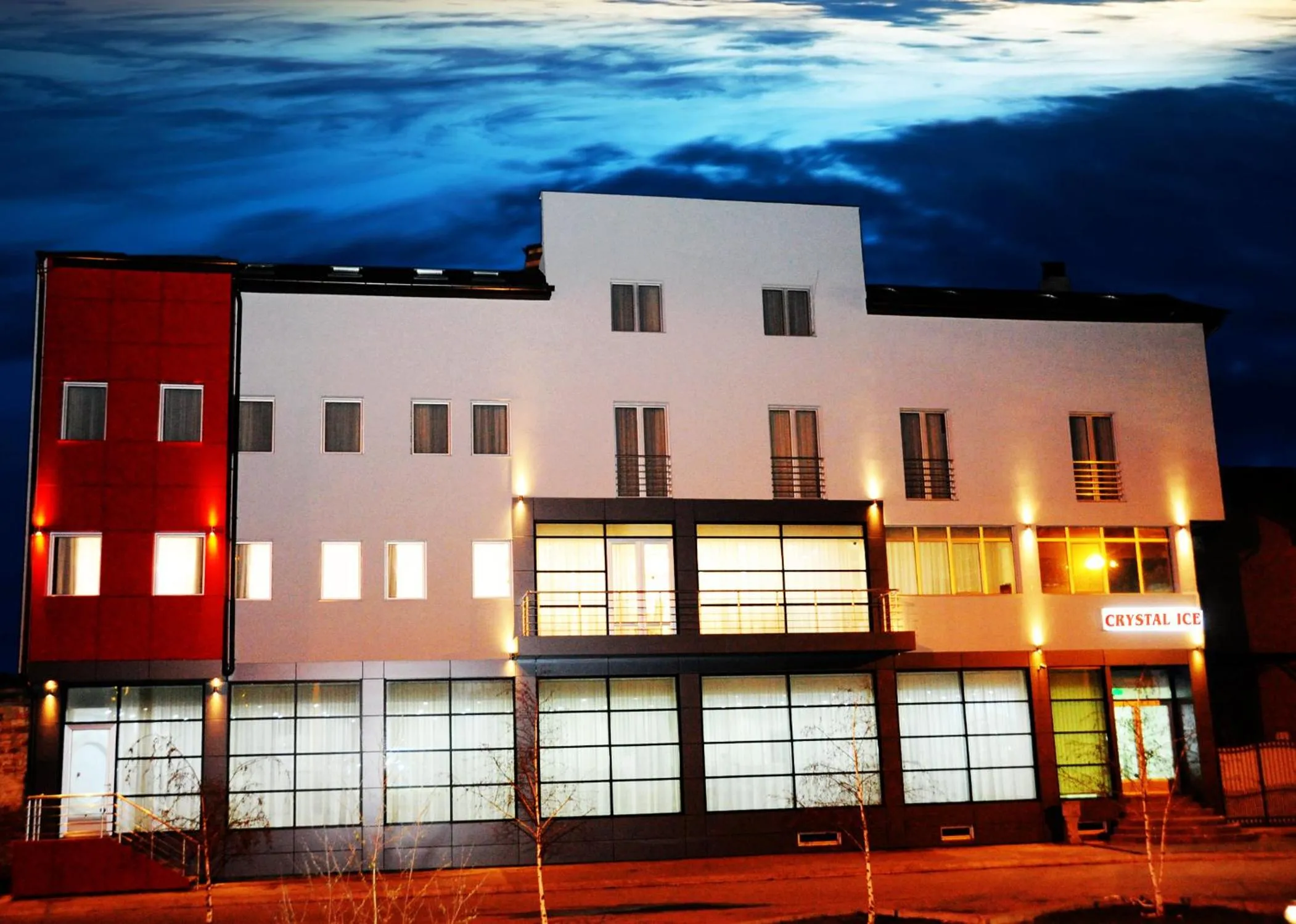 Facade/entrance in Garni Hotel Crystal Ice