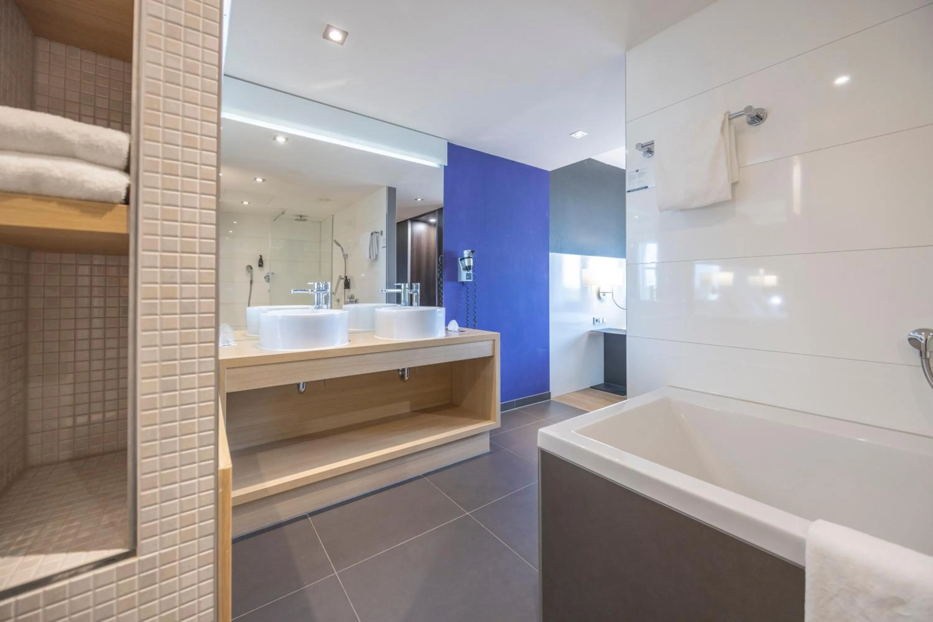 Bathroom in Fletcher Hotel-Restaurant Nieuwegein-Utrecht