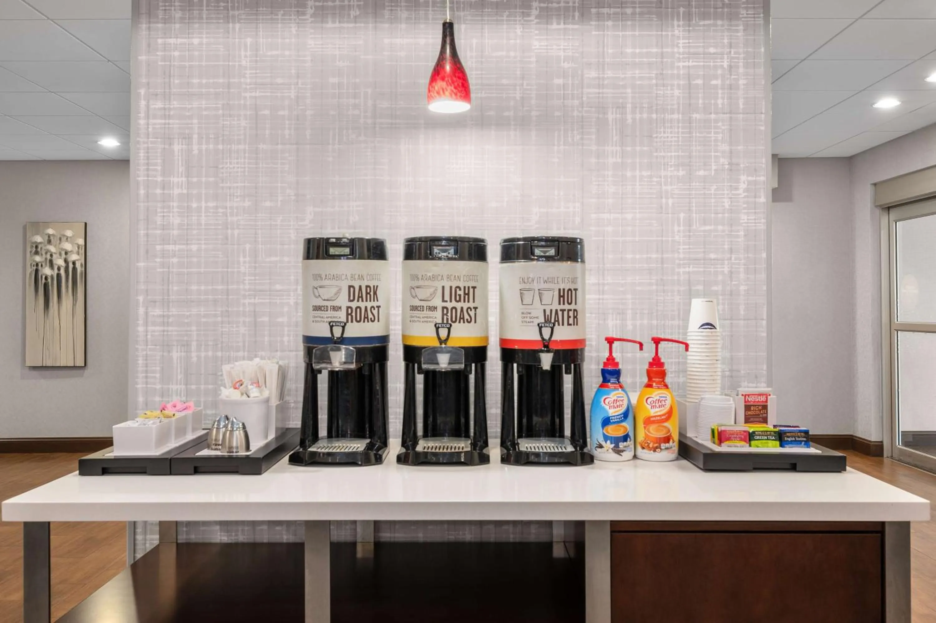 Dining area in Hampton Inn Atlanta McDonough