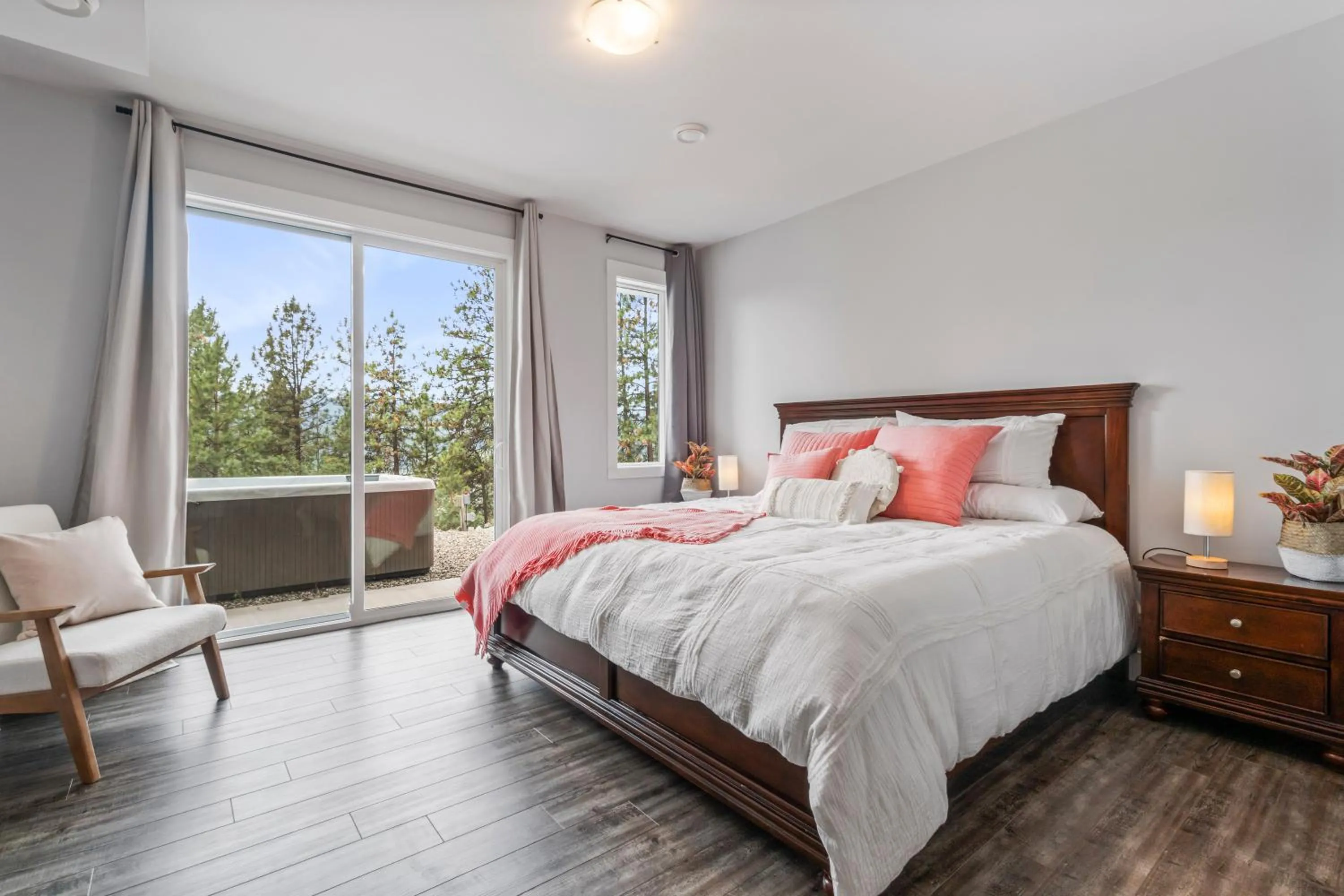 Hot Tub, Bed in Heaven's Haven