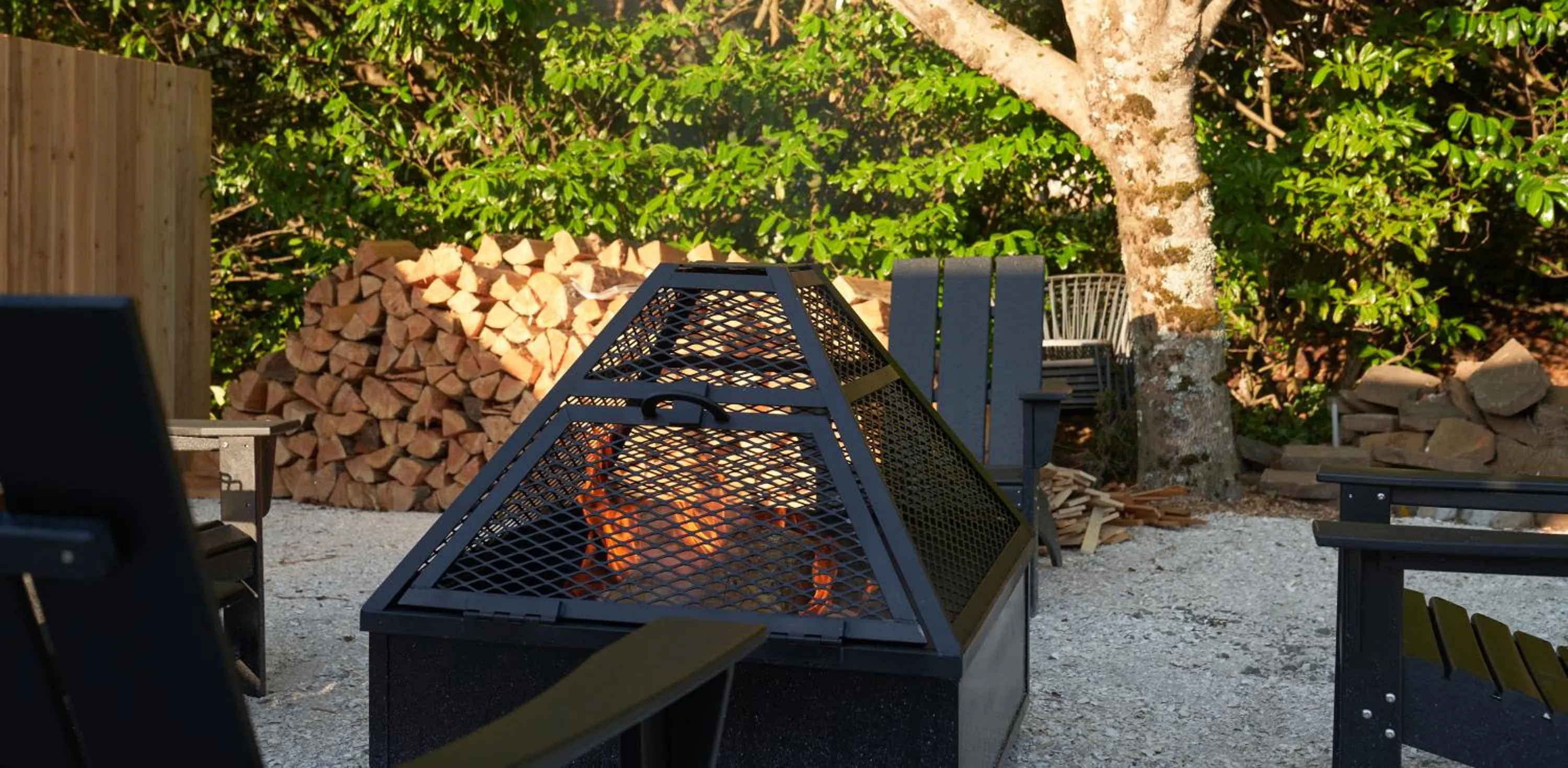 Evening entertainment in The Drifthaven at Gearhart