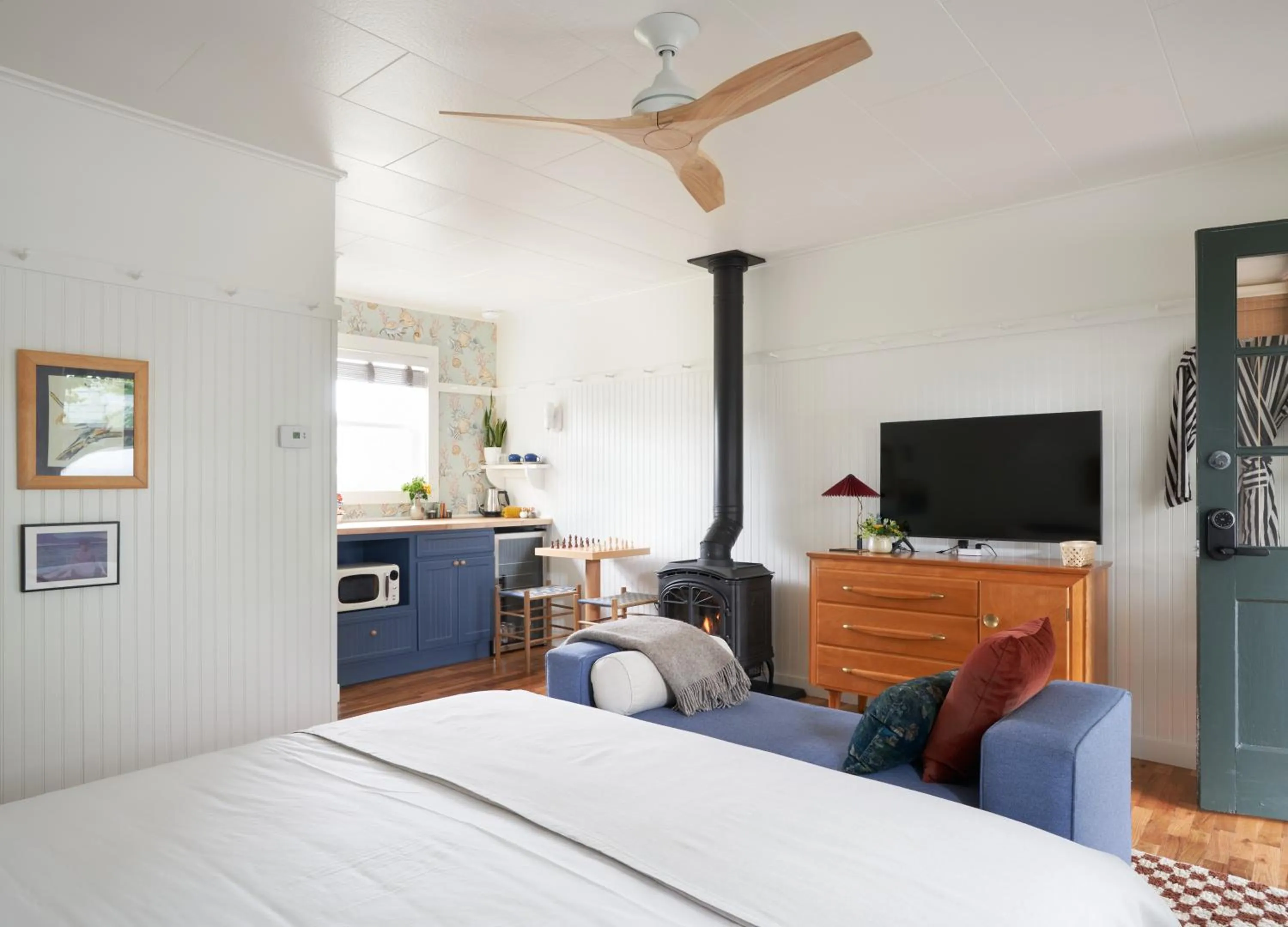 Bed in The Drifthaven at Gearhart