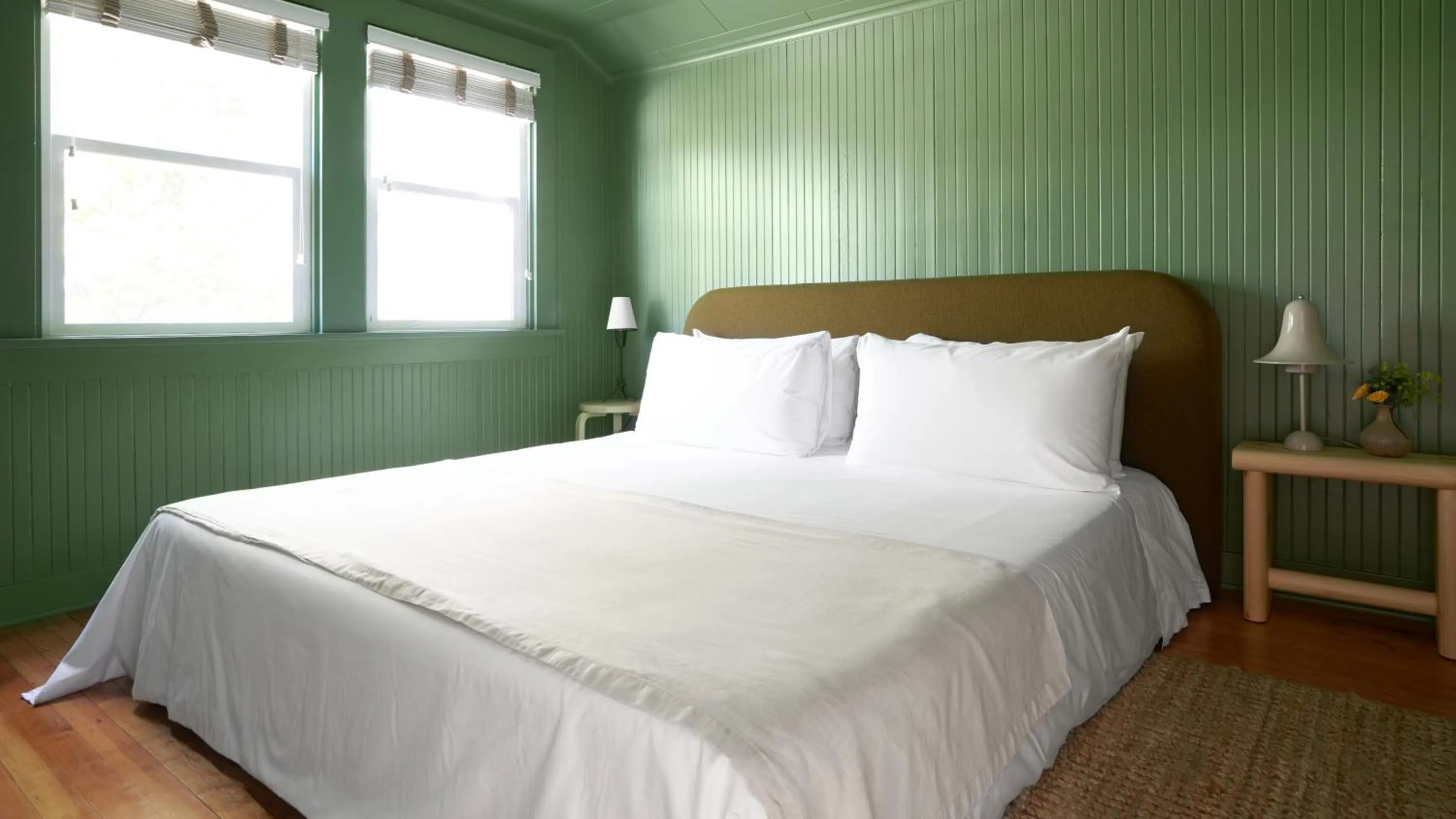 Bed in The Drifthaven at Gearhart