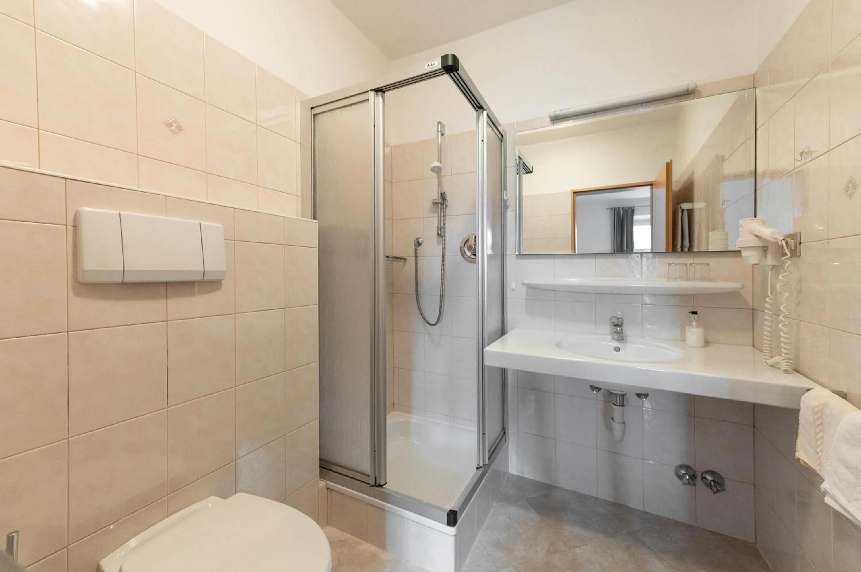 Shower in Hotel Garni Katnau