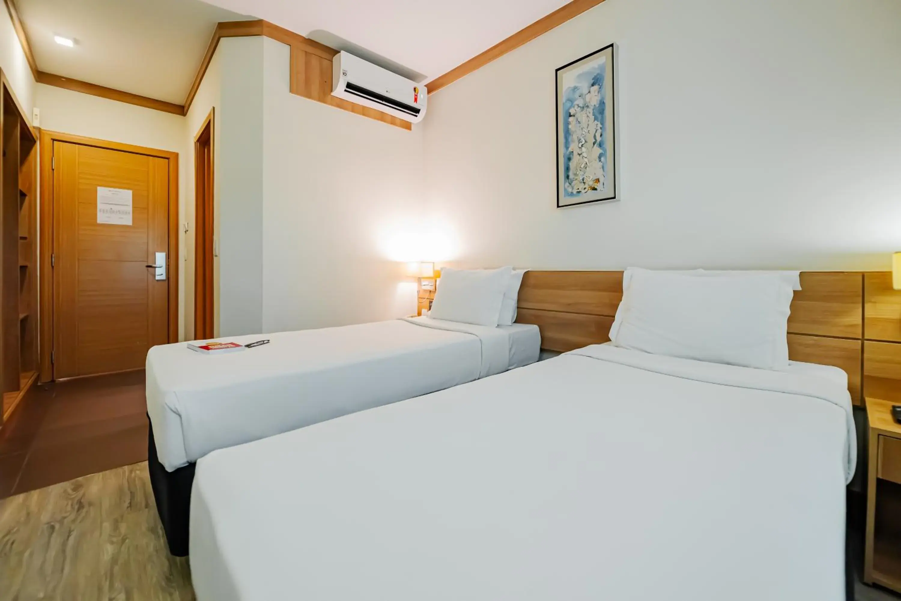 Photo of the whole room, Bed in Intercity Vinhedo Photo of the whole room, Bed in Intercity Vinhedo