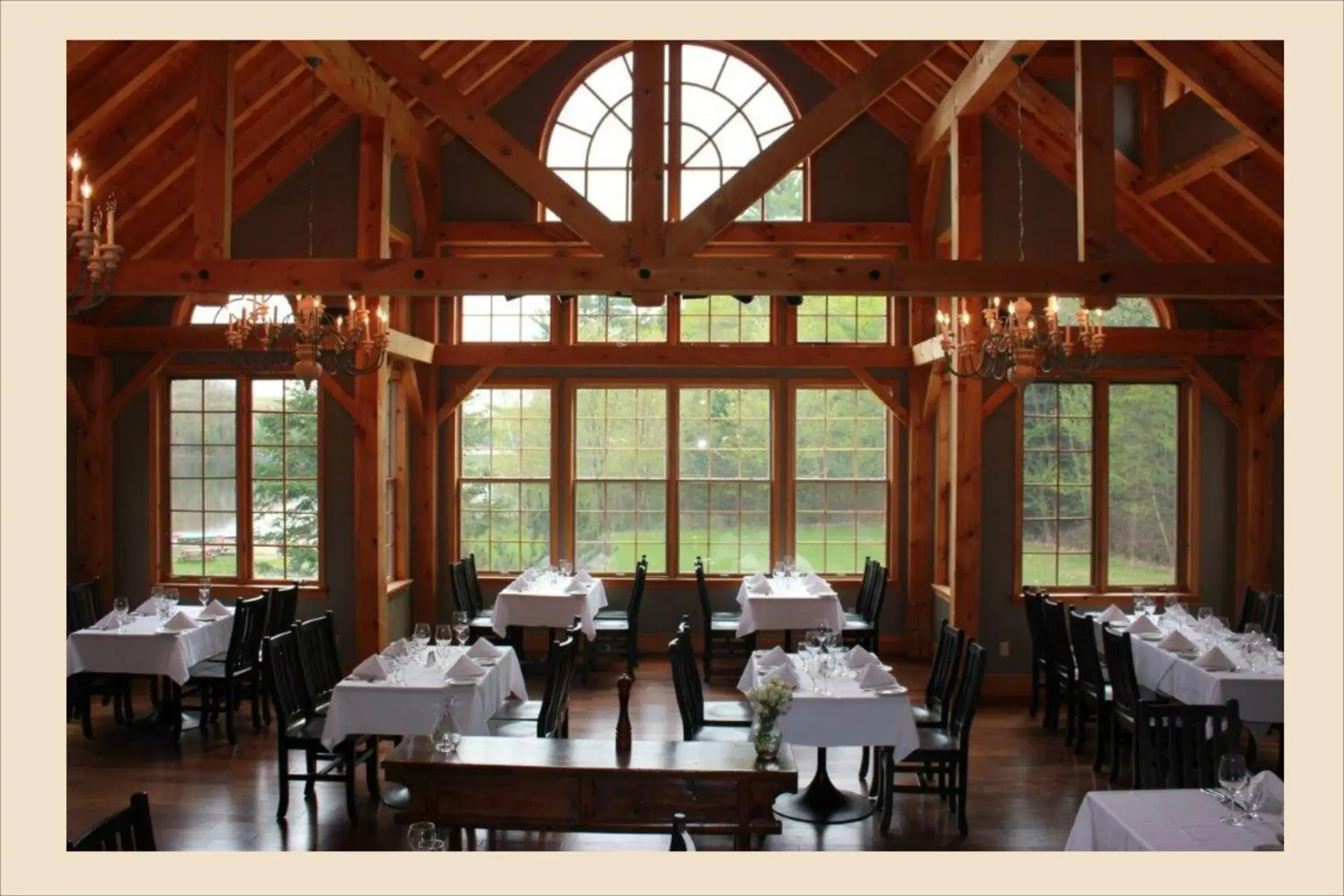 Restaurant/Places to Eat in Trillium Resort & Spa