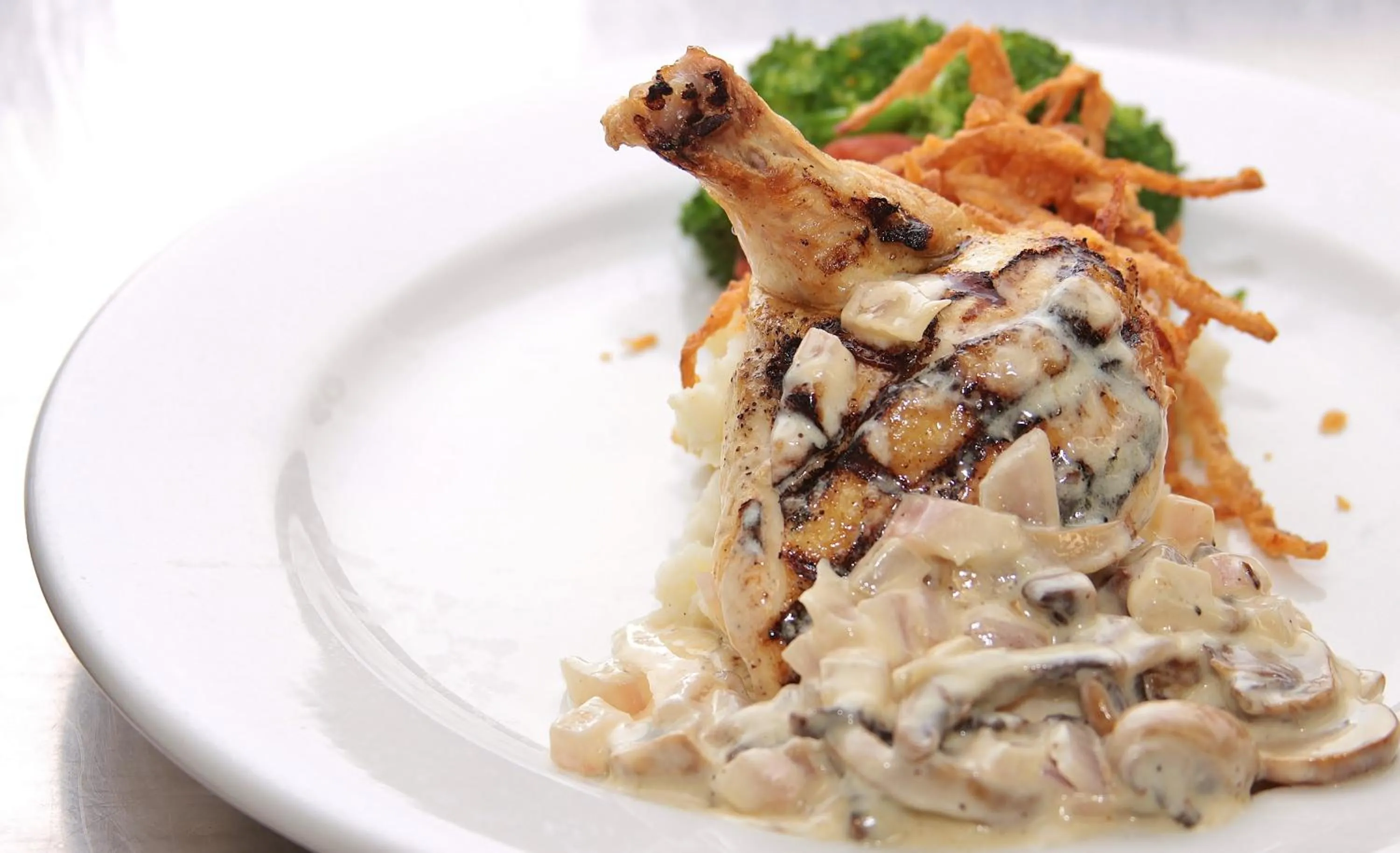 Restaurant/places to eat in Trillium Resort & Spa