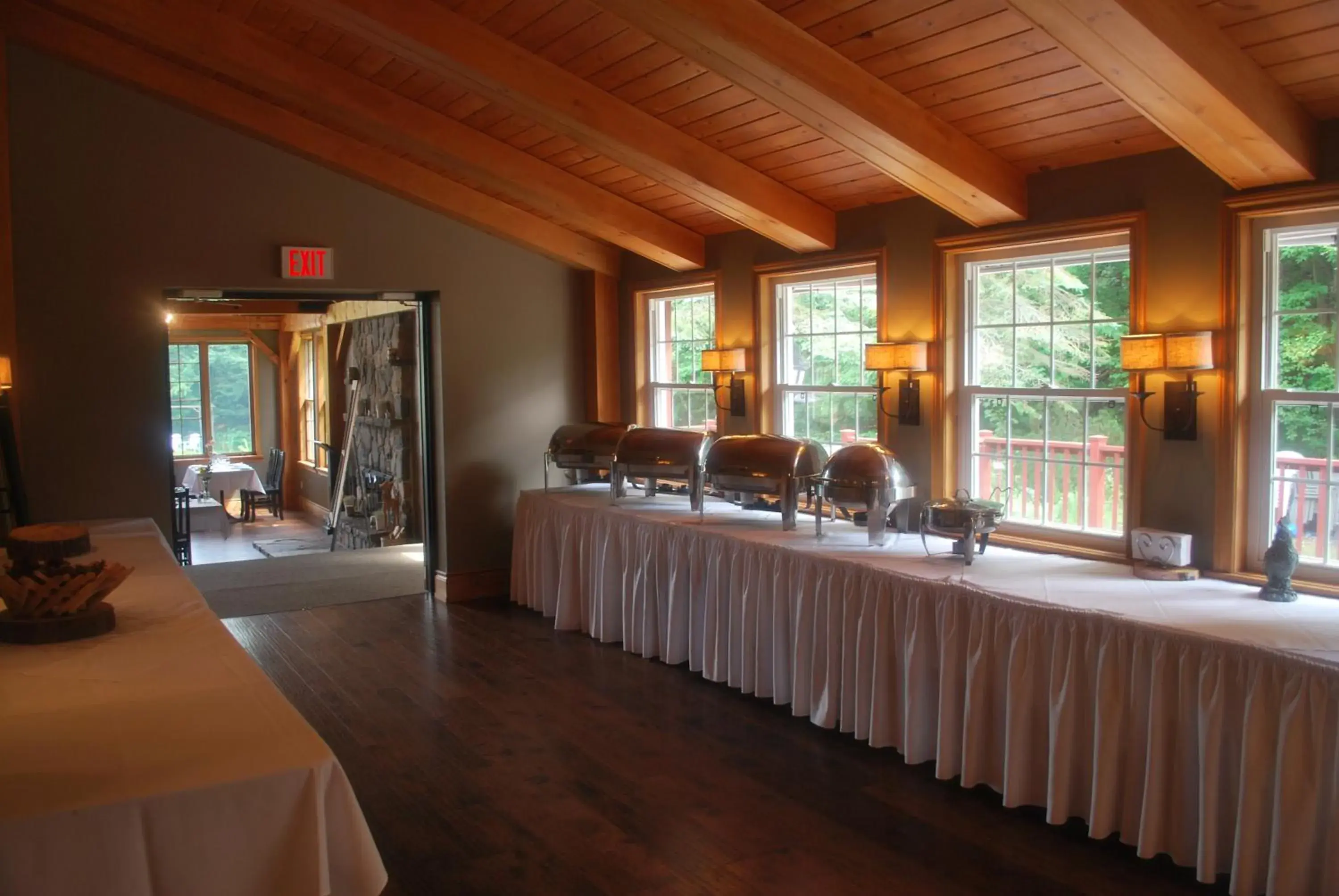 Buffet breakfast, Restaurant/Places to Eat in Trillium Resort & Spa