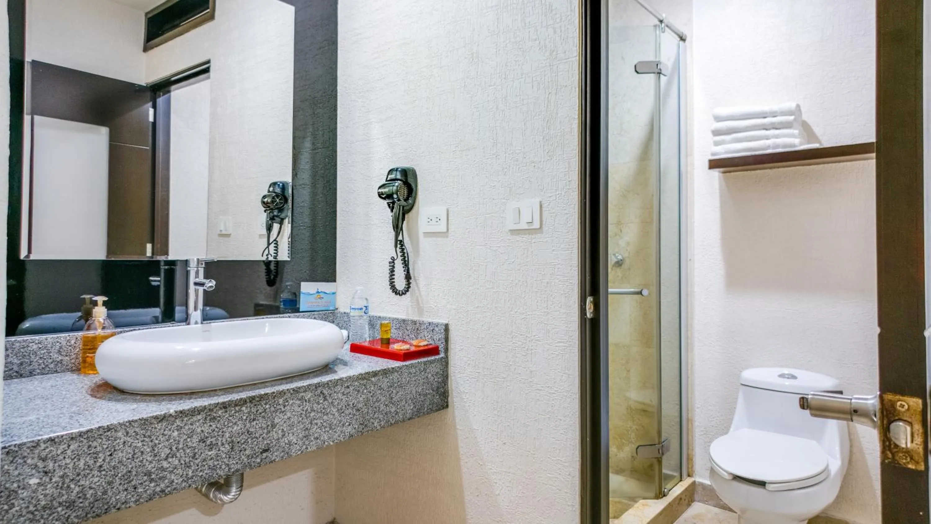 Shower in Homesuites Rotarismo