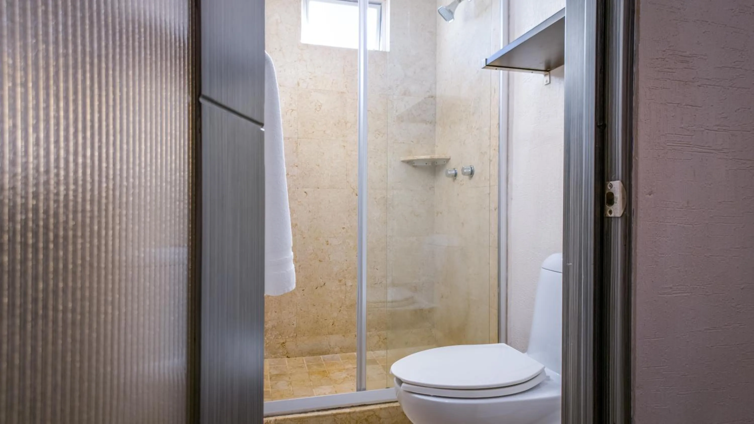 Shower in Homesuites Rotarismo