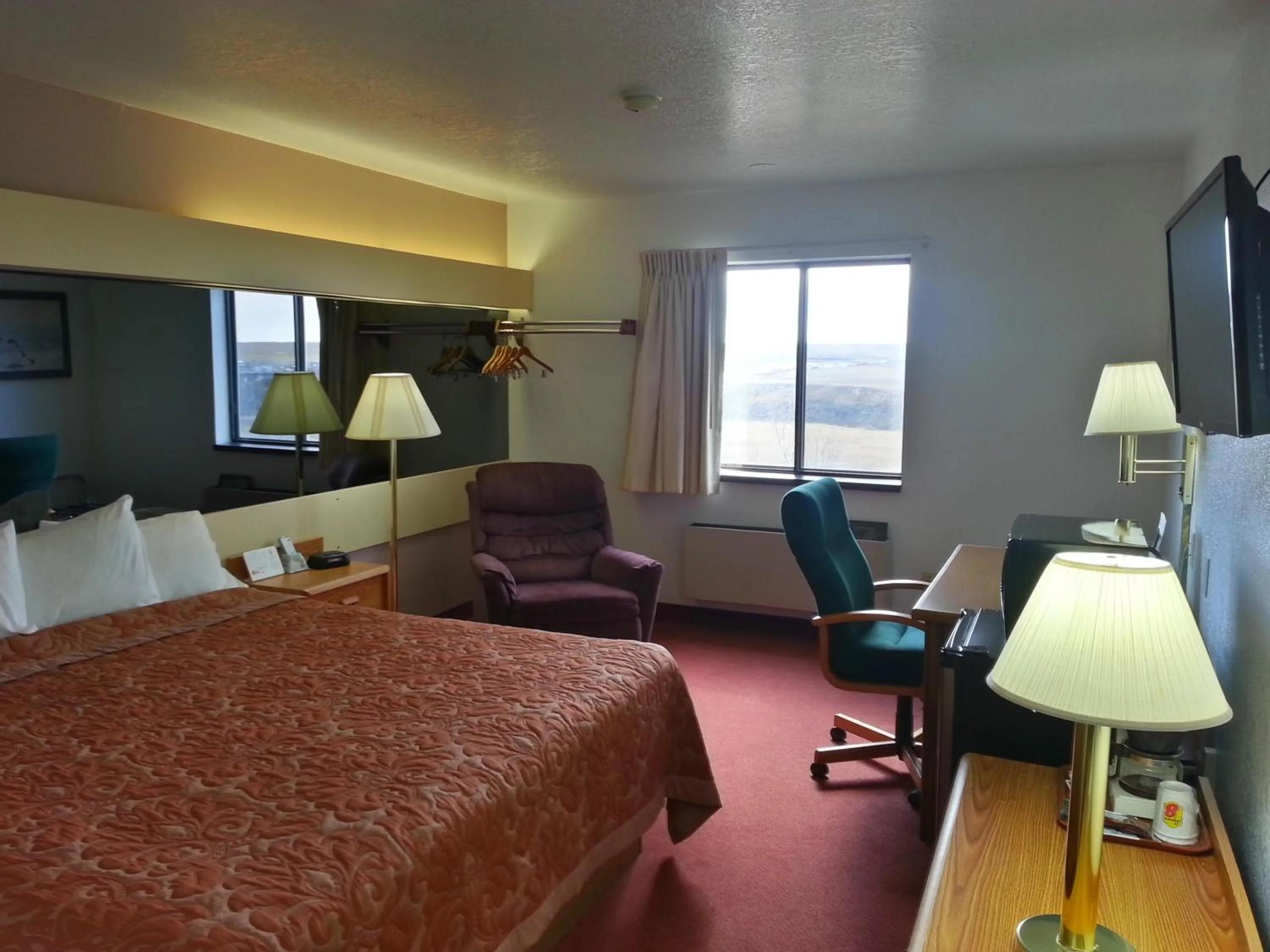 Photo of the whole room, Bed in Super 8 by Wyndham Cut Bank
