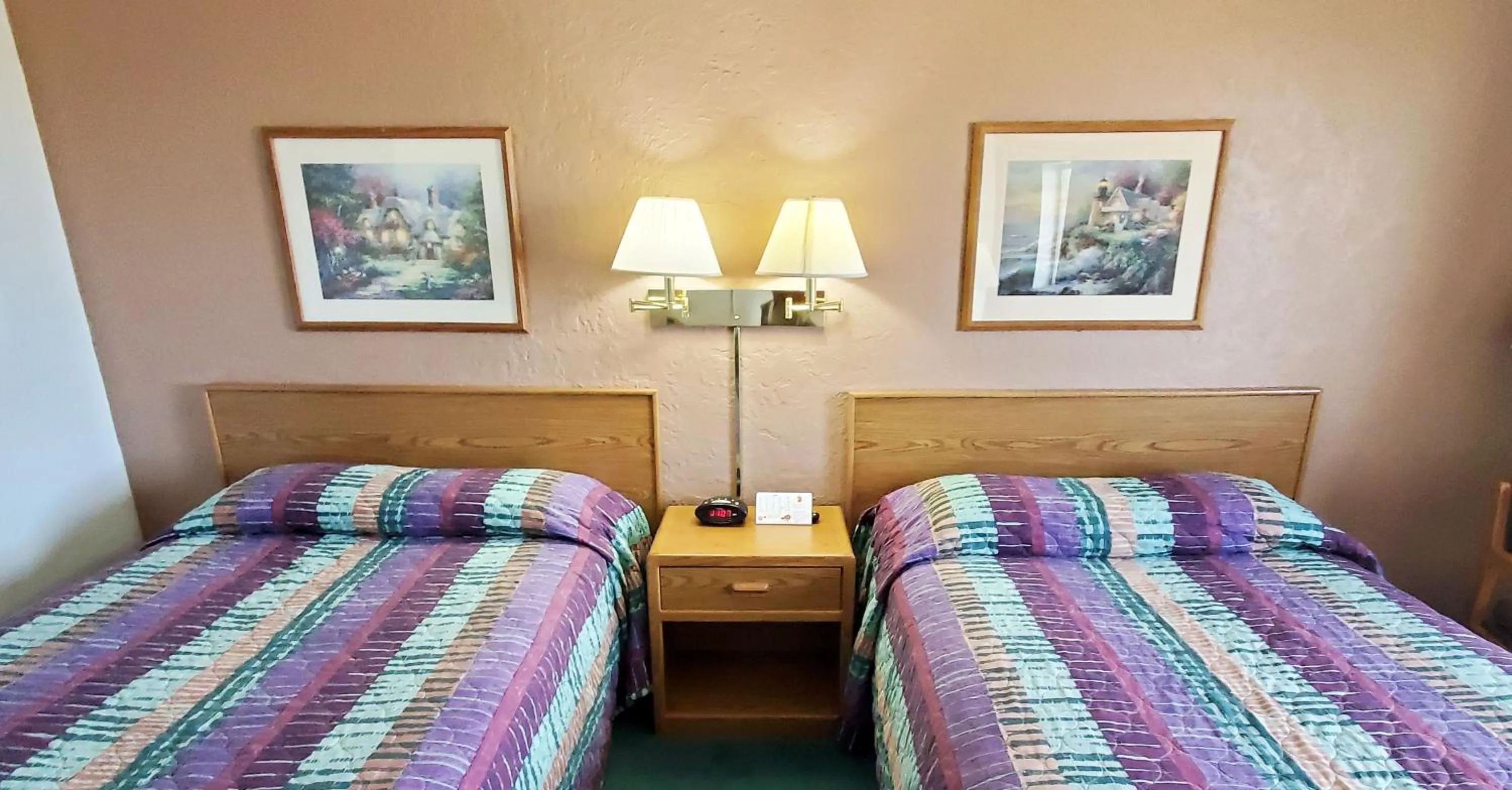 Bed in Super 8 by Wyndham Cut Bank