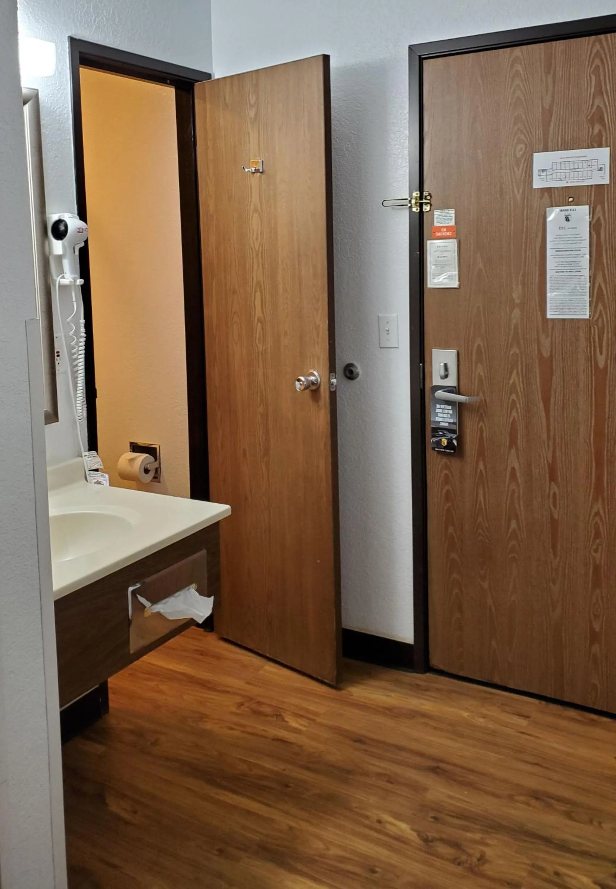 Bathroom in Super 8 by Wyndham Cut Bank