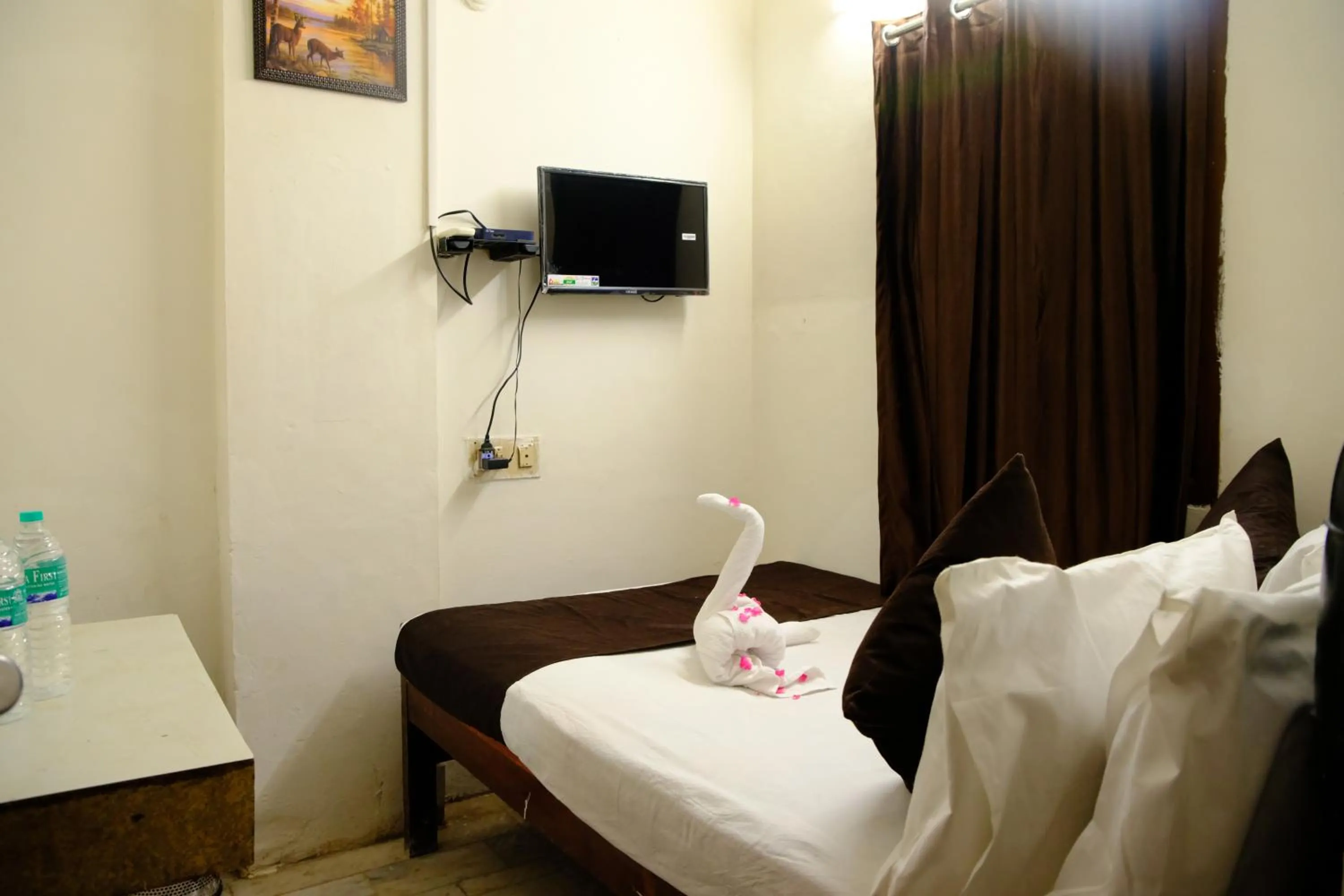 Bedroom, Bed in Aum Karthikeya Residency - Near Chennai Railway Station