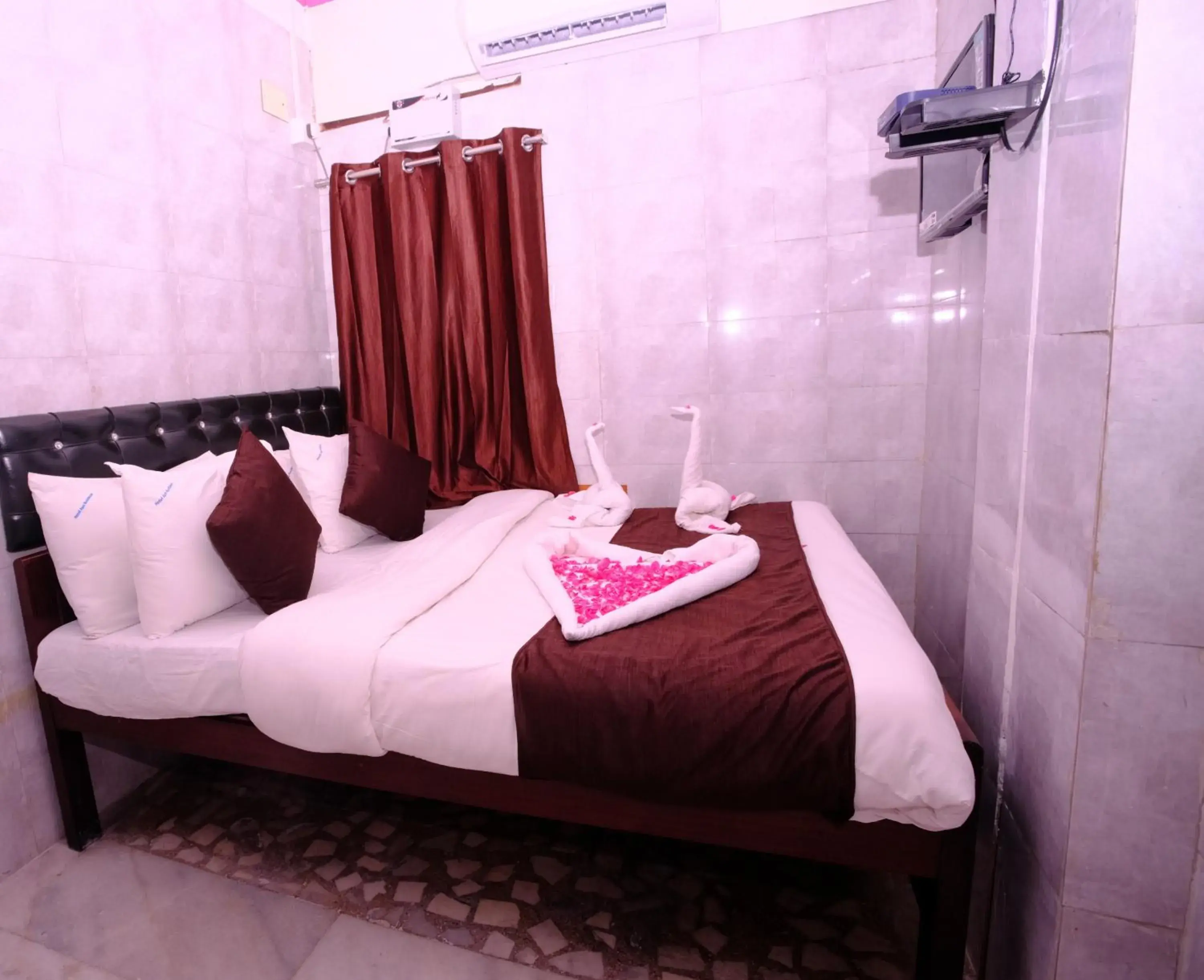 Bedroom, Bed in Aum Karthikeya Residency - Near Chennai Railway Station Bedroom, Bed in Aum Karthikeya Residency - Near Chennai Railway Station