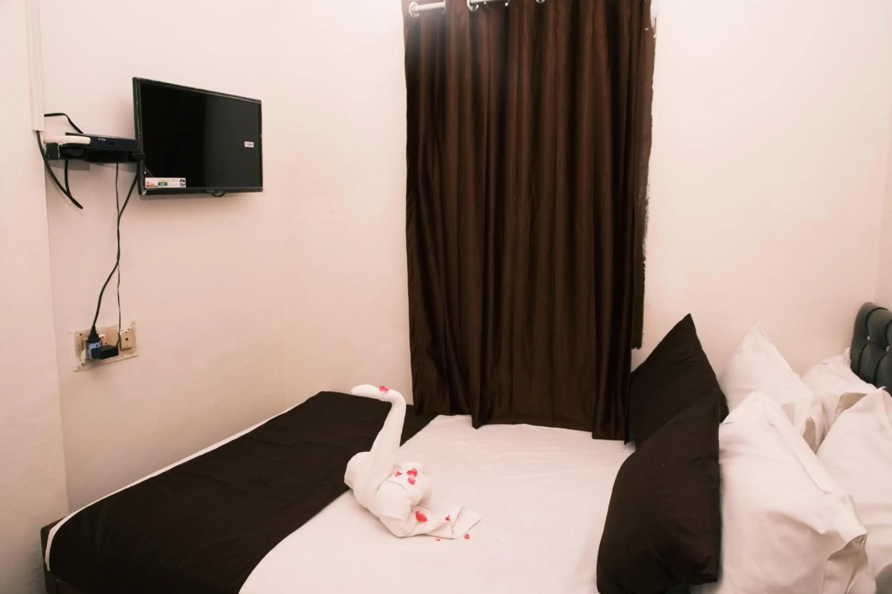 Bedroom, Bed in Aum Karthikeya Residency - Near Chennai Railway Station Bedroom, Bed in Aum Karthikeya Residency - Near Chennai Railway Station