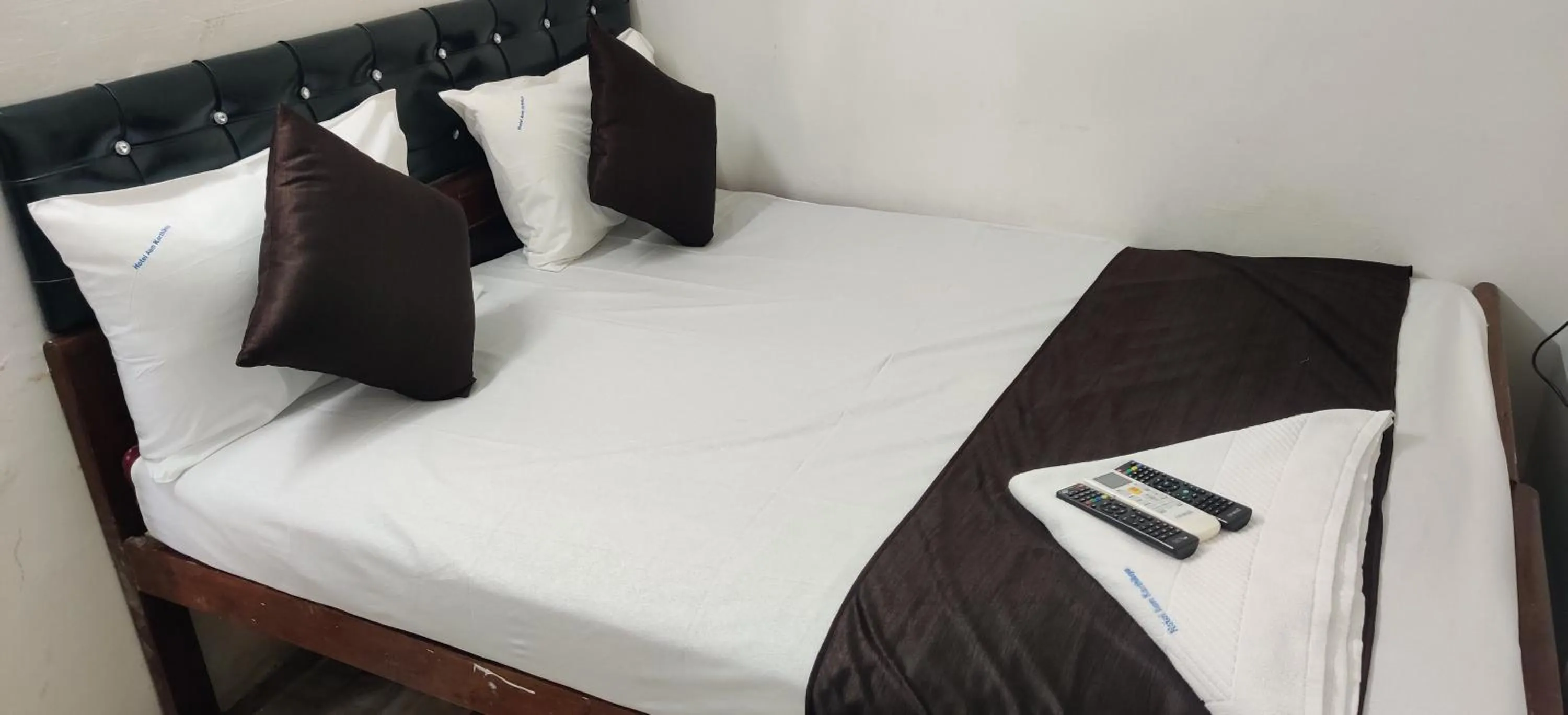 Bedroom, Bed in Aum Karthikeya Residency - Near Chennai Railway Station