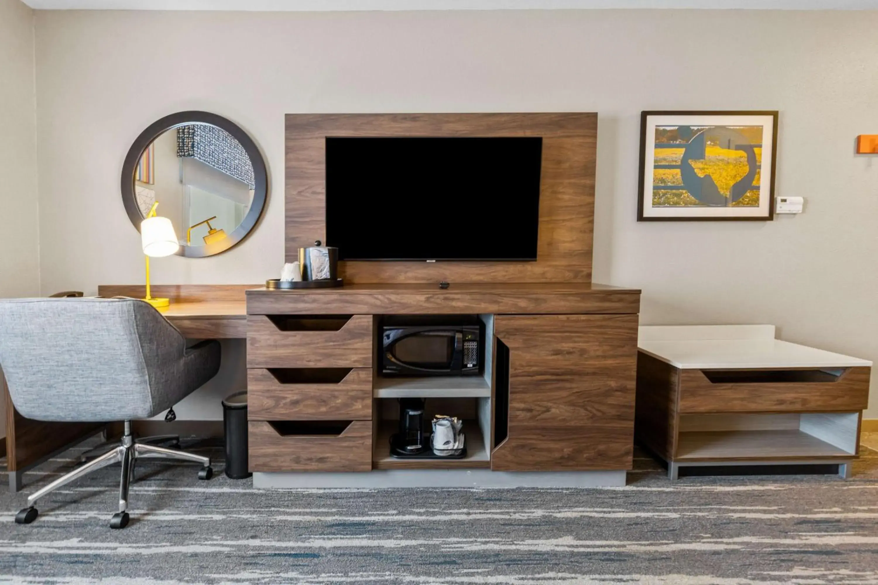 Photo of the whole room in Hampton Inn Temple Photo of the whole room in Hampton Inn Temple