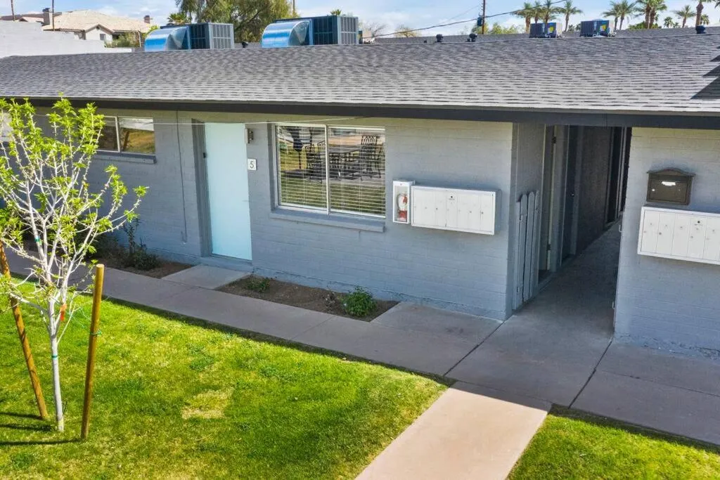 Contemporary Condo in Central Biltmore